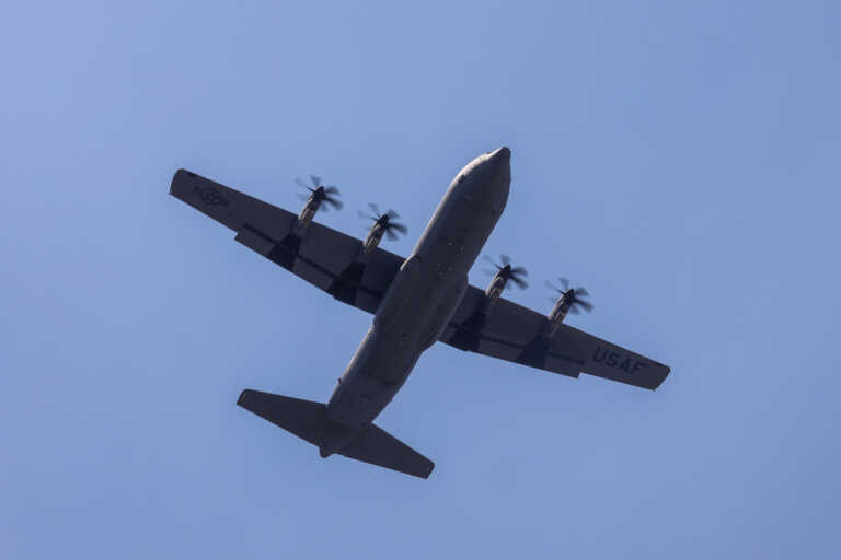 Αναχώρησε από την Ελλάδα το C-130 με ανθρωπιστική βοήθεια για τη Λωρίδα της Γάζας