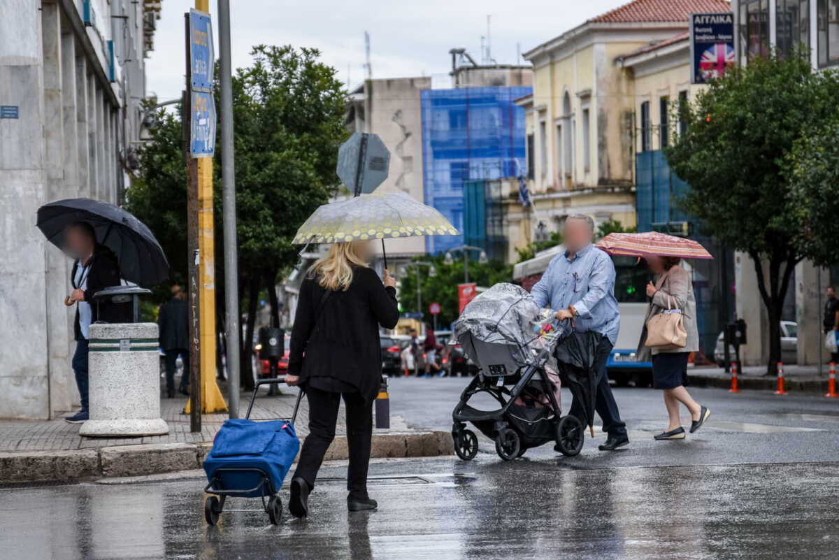 Καιρός: Η κακοκαιρία Bettina «χτυπά» με βροχές, κρύο και ανέμους 10 μποφόρ – Νέο έκτακτο δελτίο από την ΕΜΥ