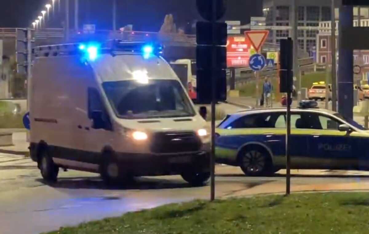 Γερμανία: Συναγερμός στο αεροδρόμιο του Αμβούργου – Ένοπλος έσπασε την πύλη με το όχημά του