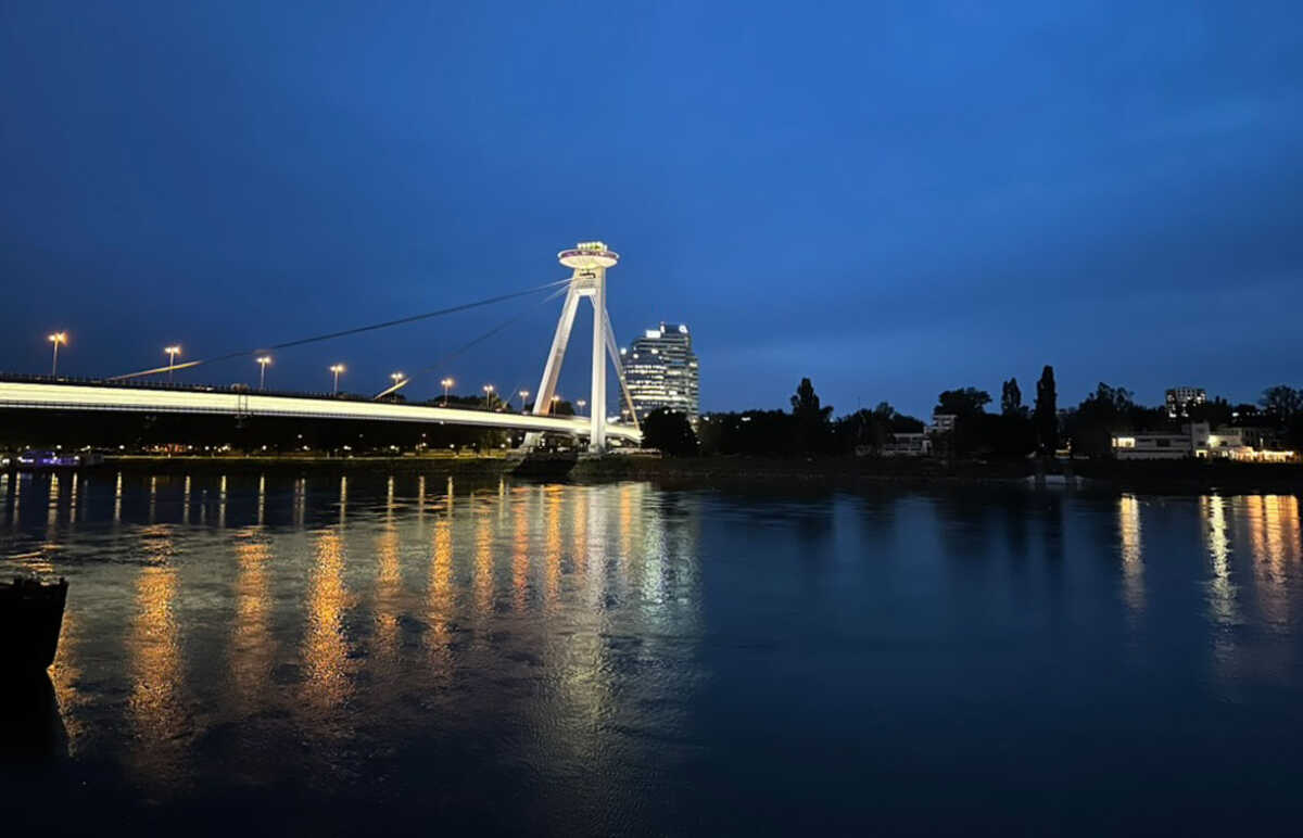 Τι είδε ο τουρίστας στη Μπρατισλάβα, την πόλη των Στέψεων, των δυο ποταμών και ενός UFO