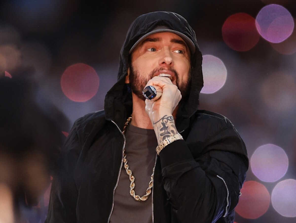 Ο Eminem ραπάρει ως συμπαραγωγός σε ταινία για τους «τρελούς» θαυμαστές  