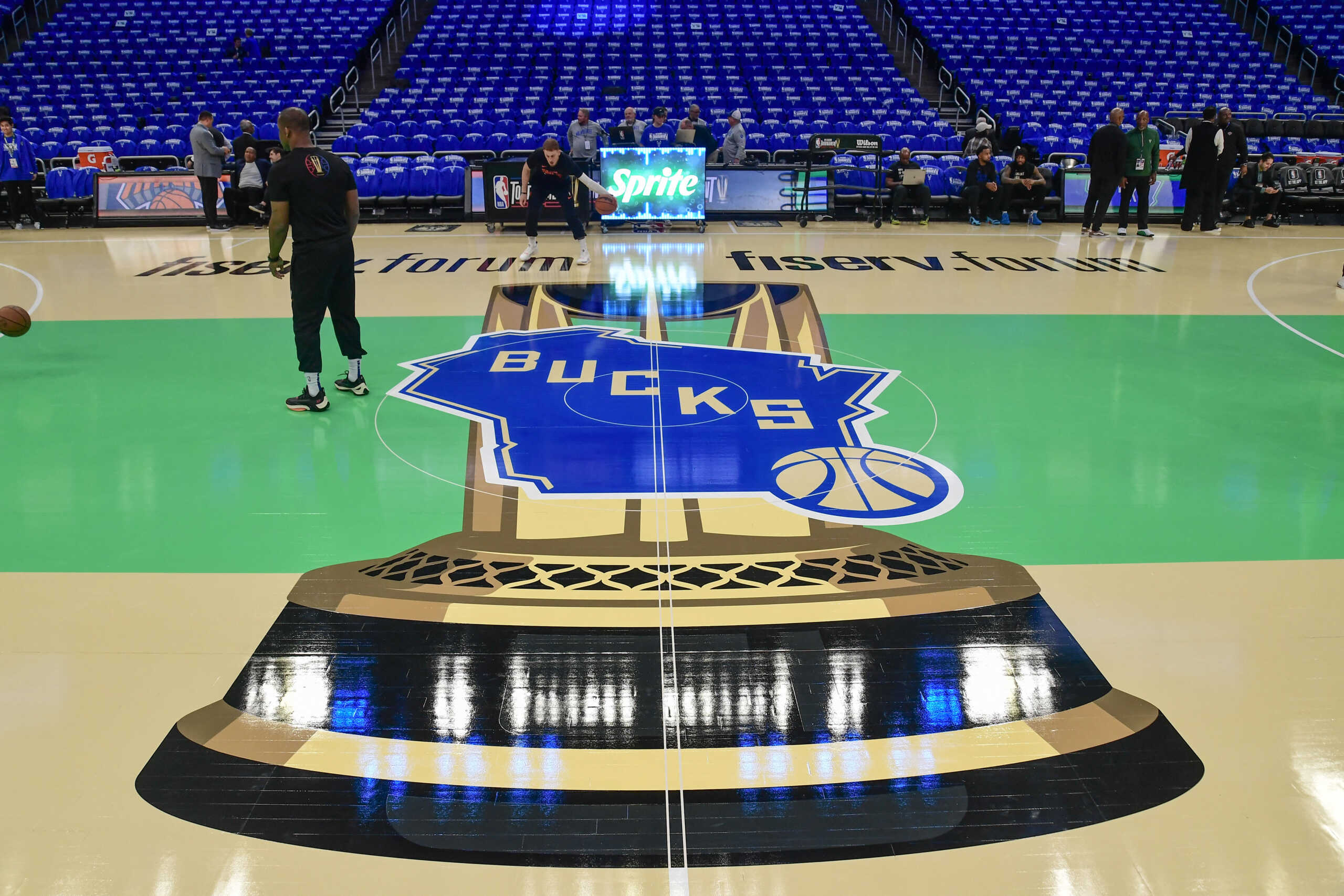 NBA: Έτσι φτιάχτηκαν τα νέα παρκέ για το In-Season Tournament