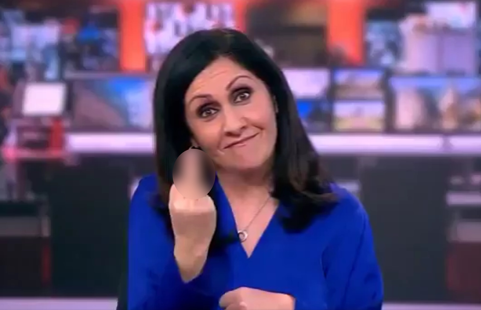 Παρουσιάστρια του BBC σήκωσε το μεσαίο δάχτυλο σε ζωντανή σύνδεση