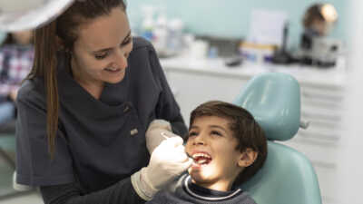 Dentist Pass: Μέχρι την Παρασκευή 22/12 οι αιτήσεις για το voucher των 40 ευρώ για οδοντίατρο