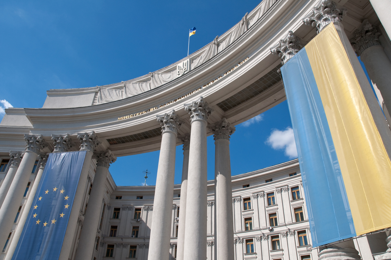 Financial Times: Η Ε.Ε. εξετάζει 15 δισ. υπέρ της Ουκρανίας από τα ρωσικά δεσμευμένα περιουσιακά στοιχεία