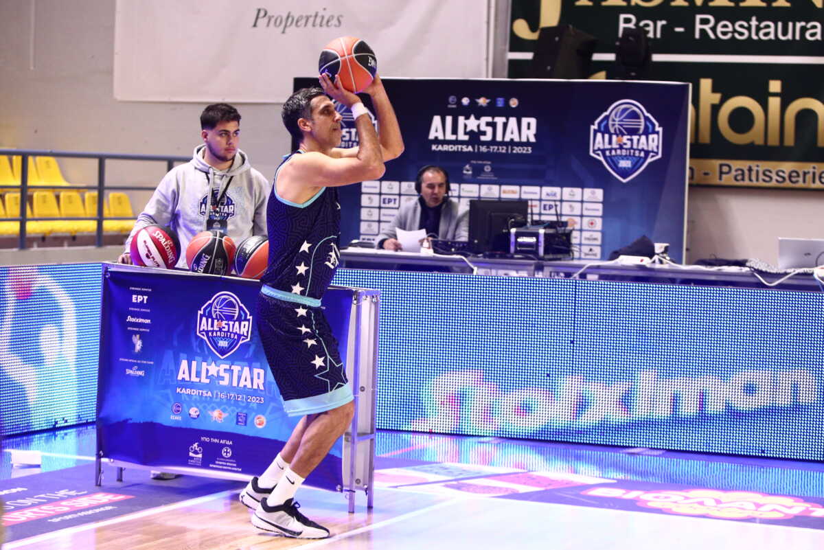All Star Game: Ο Νίκος Χατζής νίκησε στο διαγωνισμό τριπόντων των παλαιμάχων του μπάσκετ – Συμμετείχε και ο Άγγελος Χαριστέας
