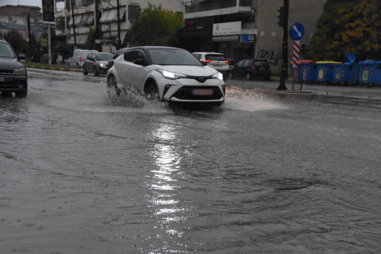 Καιρός αύριο: Τοπικές βροχές με ομίχλη και πτώση θερμοκρασίας – Αναλυτική πρόγνωση