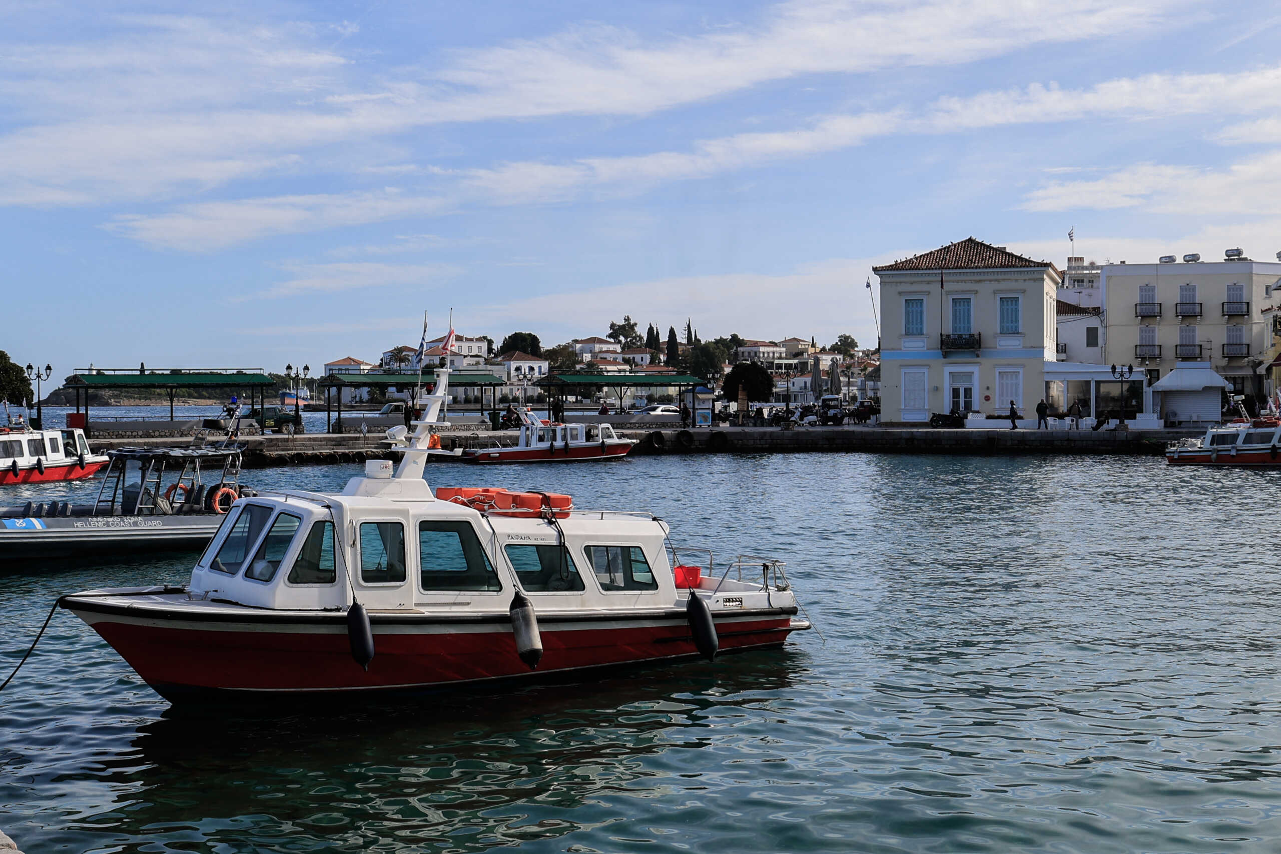 Στιγμιότυπο από τις Σπέτσες, Παρασκευή 19 Ιανουαρίου 2024. 
(ΓΙΩΡΓΟΣ ΚΟΝΤΑΡΙΝΗΣ