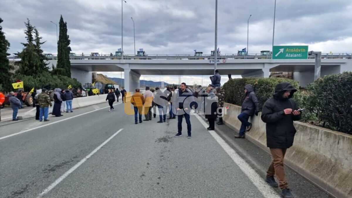 Άνοιξαν την Αθηνών – Λαμίας οι αγρότες – Κλειστή παραμένει η Αθηνών Πατρών