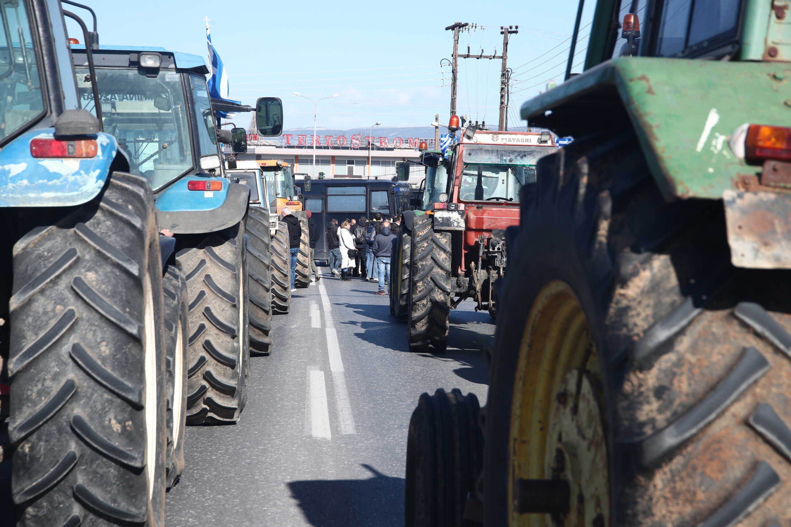 Κλιμακώνουν τις κινητοποιήσεις τους οι αγρότες – Περιμένουν τις αποφάσεις της κυβέρνησης