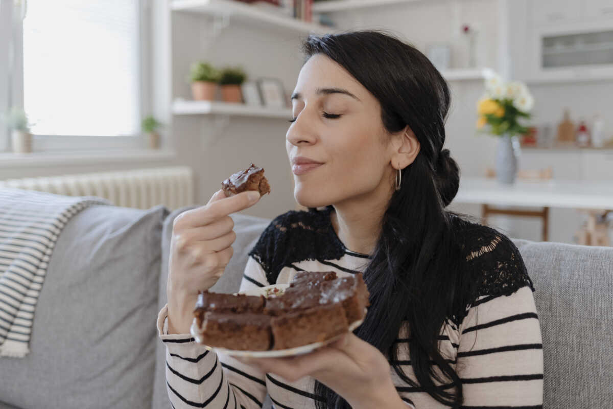 Πώς επηρεάζει η ζάχαρη τον εγκέφαλο – Τι συμβαίνει στον οργανισμό κάθε φορά που τρώτε κάτι γλυκό