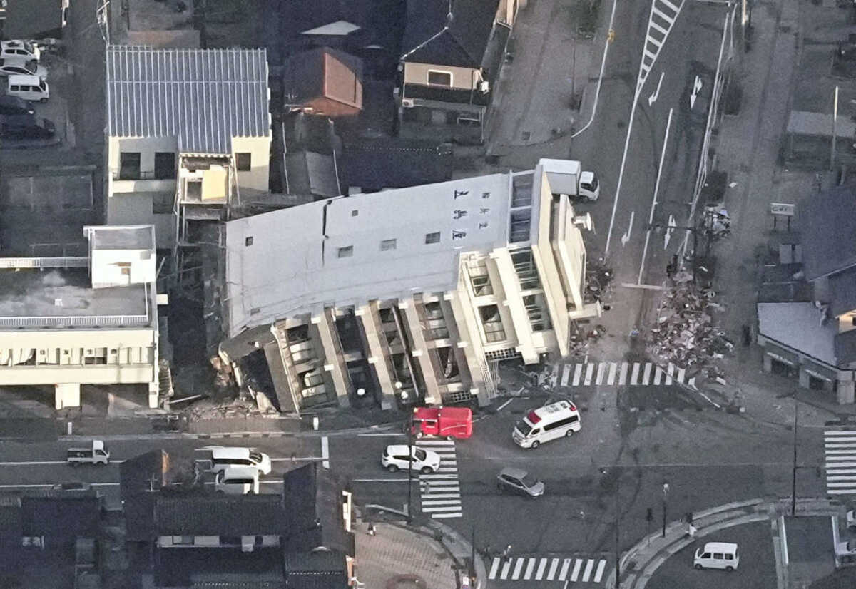 Ιαπωνία: Ξεπέρασαν τους 200 οι νεκροί από το σεισμό των 7,6 Ρίχτερ