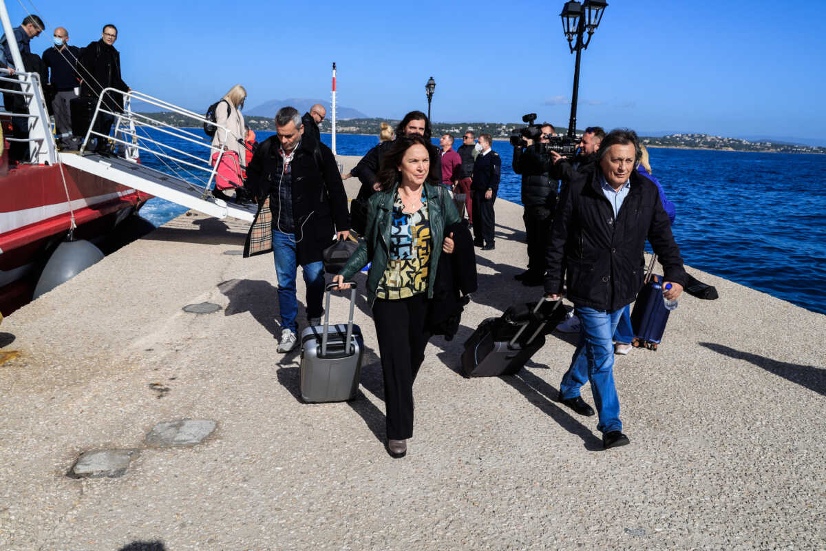 ΣΥΡΙΖΑ: Στις Σπέτσες οι πρώτοι βουλευτές – Πρεμιέρα των εργασιών το απόγευμα με ομιλία Κασσελάκη