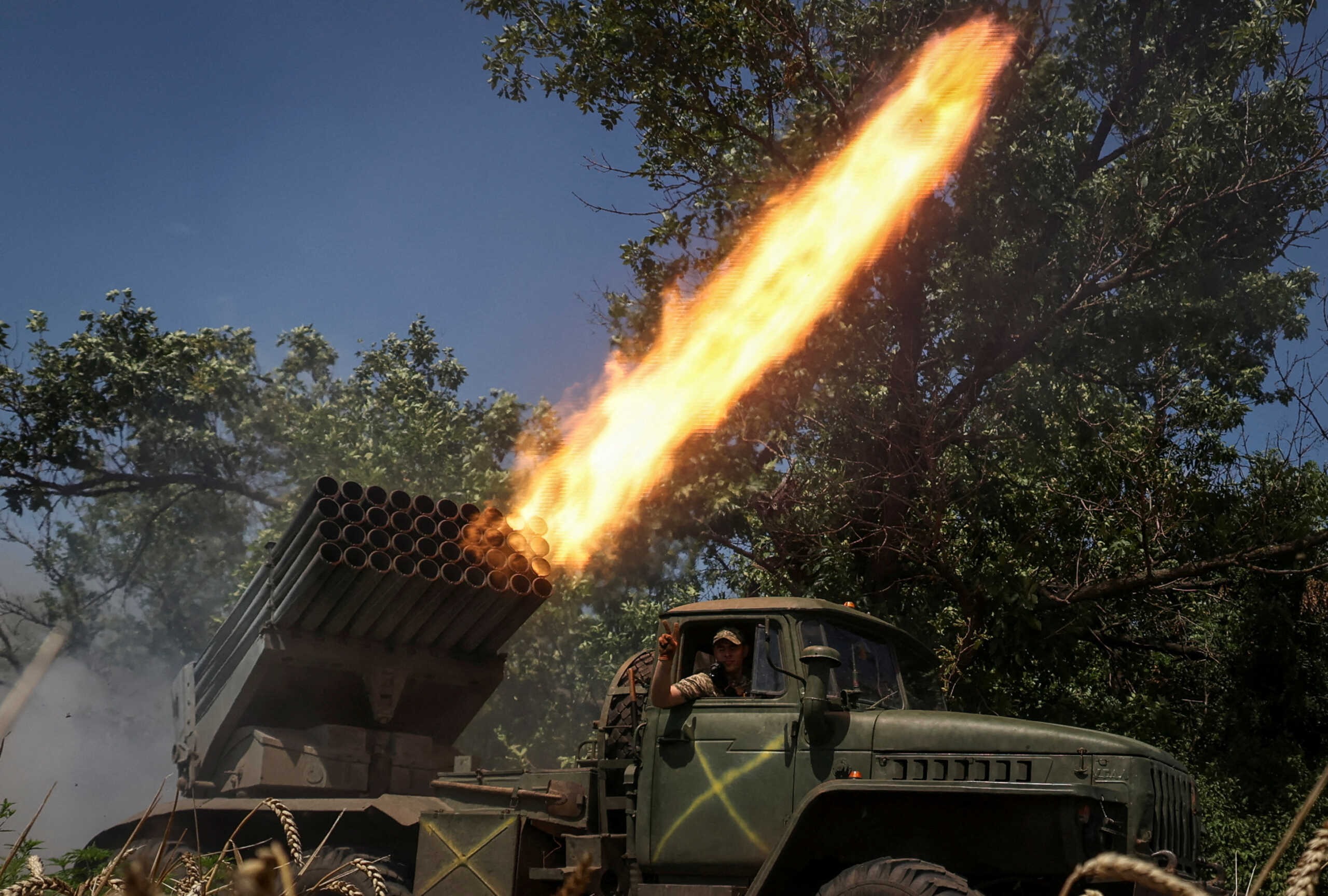 Σφοδρά πυρά της Ρωσίας στη Νότια Ουκρανία για την ανακατάληψη οικισμού στην Ζαπορίζια