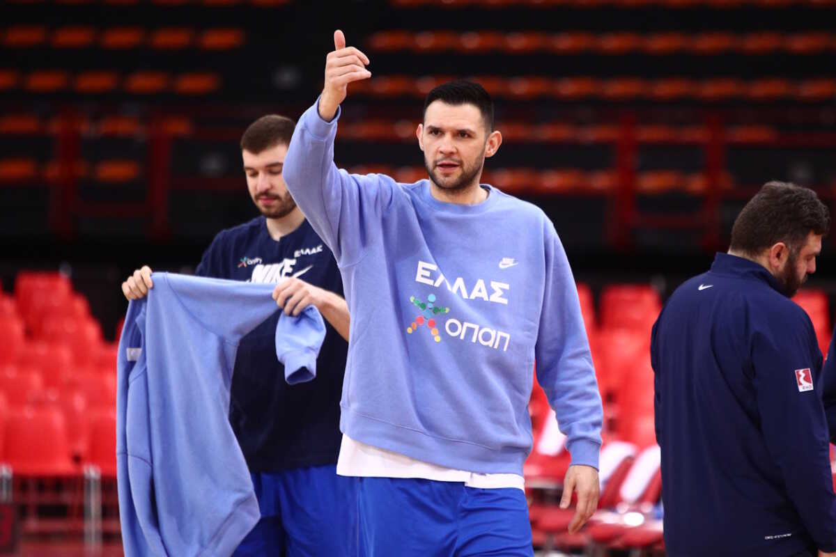 Ελλάδα – Τσεχία: Με Κώστα Παπανικολάου οι 12 «εκλεκτοί» του Βασίλη Σπανούλη για τον αγώνα της Εθνικής μπάσκετ