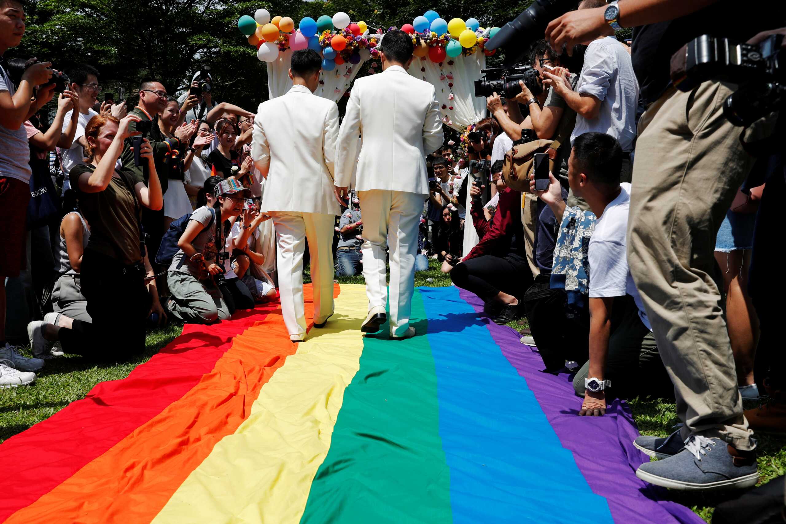 Γάμος ομόφυλων ζευγαριών: Κατατέθηκε και επίσημα αίτημα για ονομαστική ψηφοφορία στη Βουλή