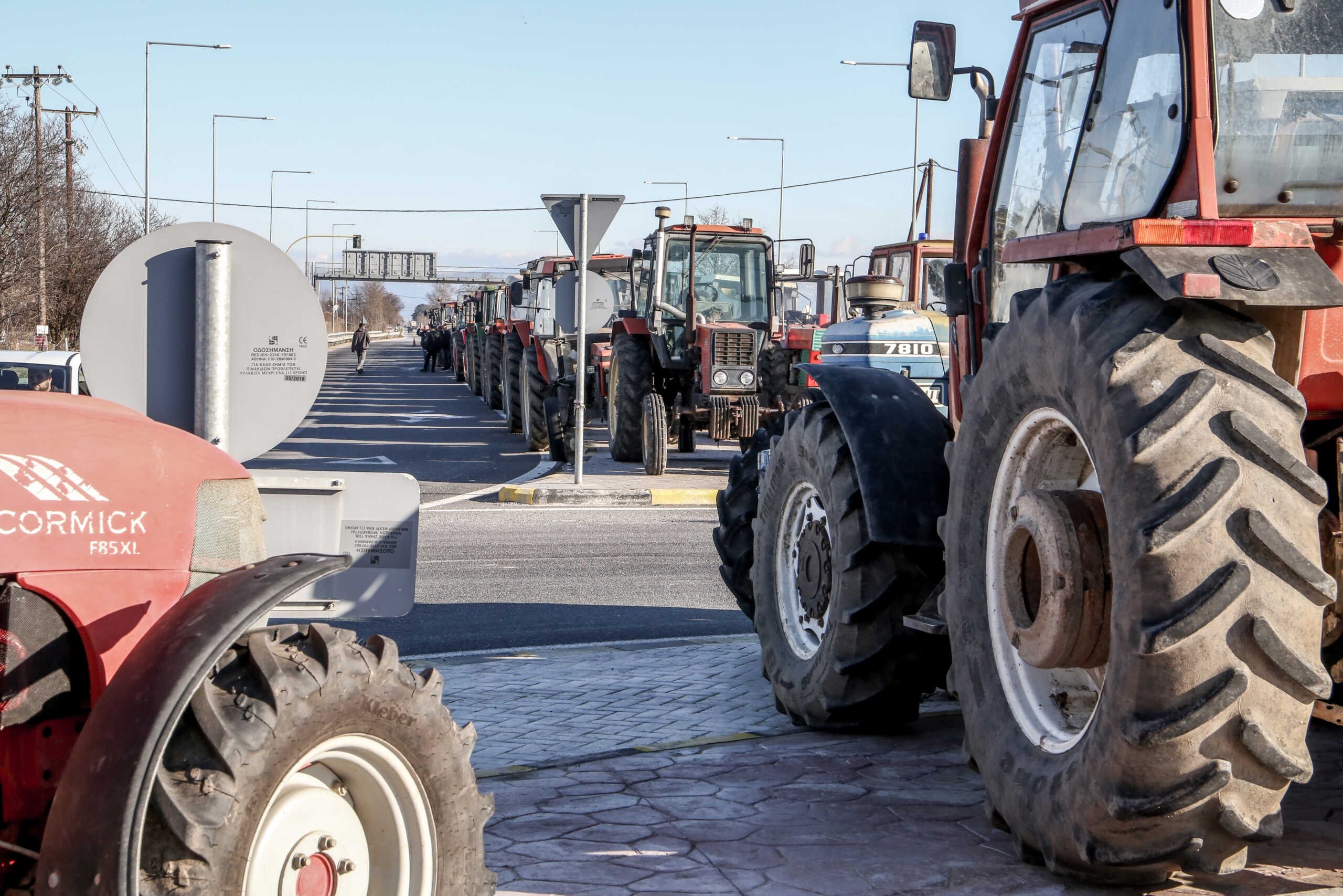 «Ώρα αποφάσεων» για τους αγρότες – «Δεν θα έχουμε άλλα μέτρα» διαμηνύει η κυβέρνηση