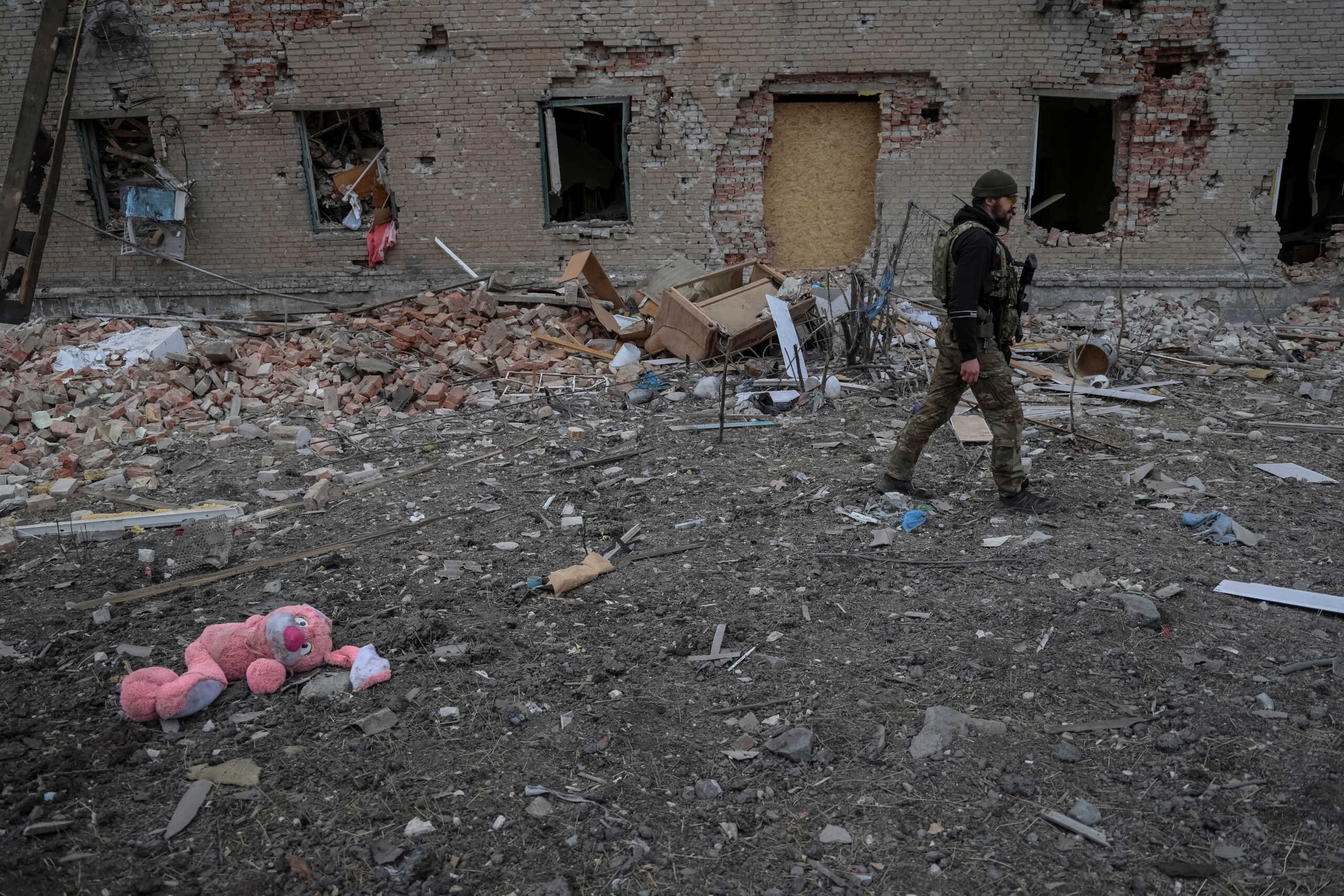 Η Ουκρανία παραδέχεται πως η κατάσταση είναι δύσκολη στο ανατολικό μέτωπο