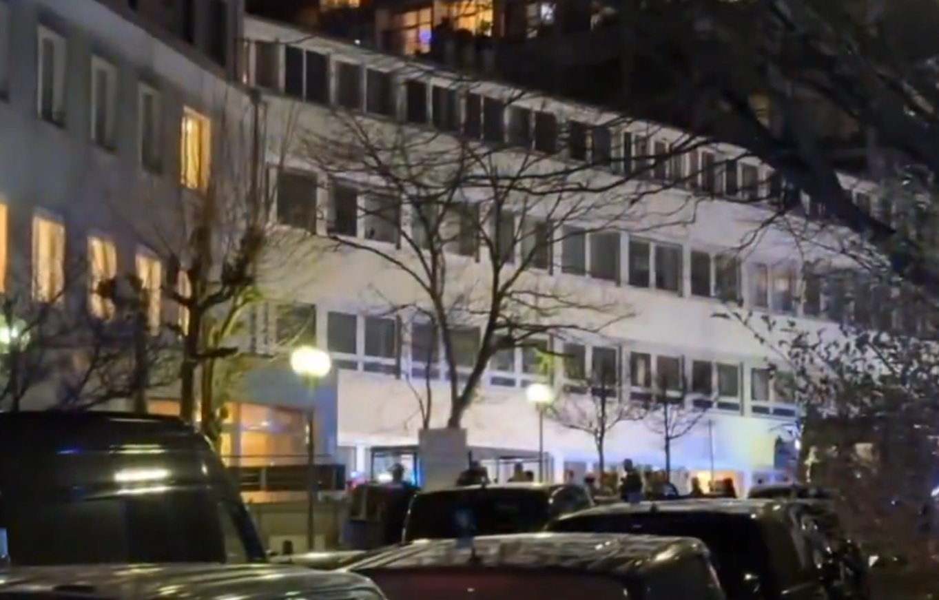 Γερμανία: Μια 65χρονη κρατά τουλάχιστον 15 ομήρους σε νοσοκομείο του Άαχεν