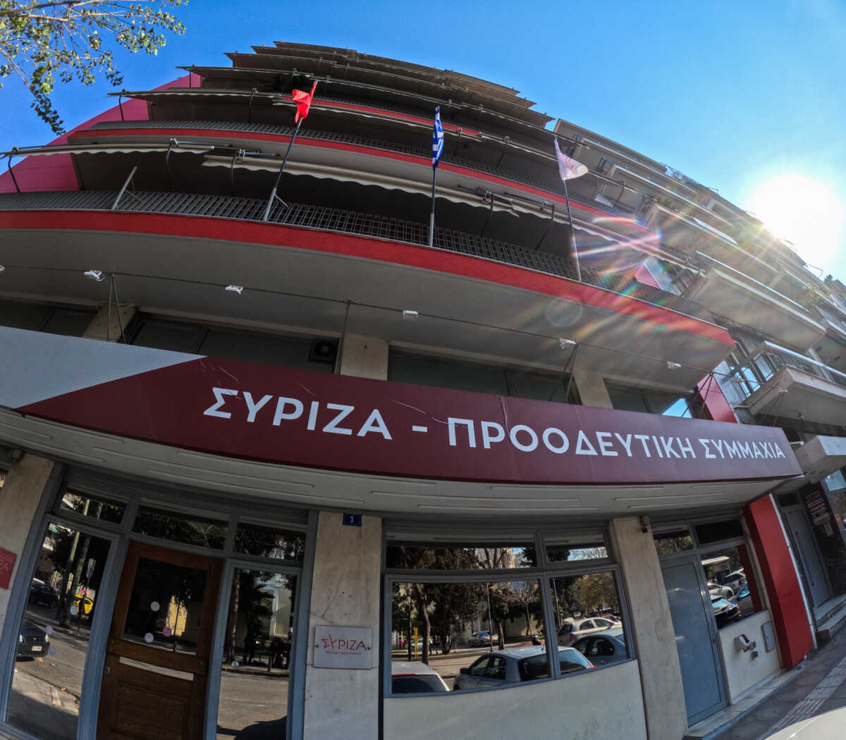 ΣΥΡΙΖΑ: Παραιτήθηκαν Μπάμπης Παπαδάκης, Ευγενία Κουντούρη και Μανώλης Καπνισάκης – Παραμένουν συνεργάτες του Στέφανου Κασσελάκη