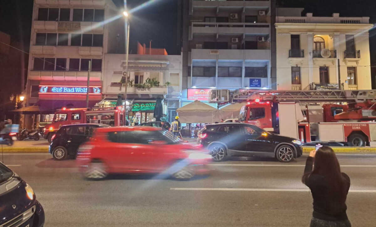 Καλλιθέα: Φωτιά σε διαμέρισμα πολυκατοικίας στην Θησέως