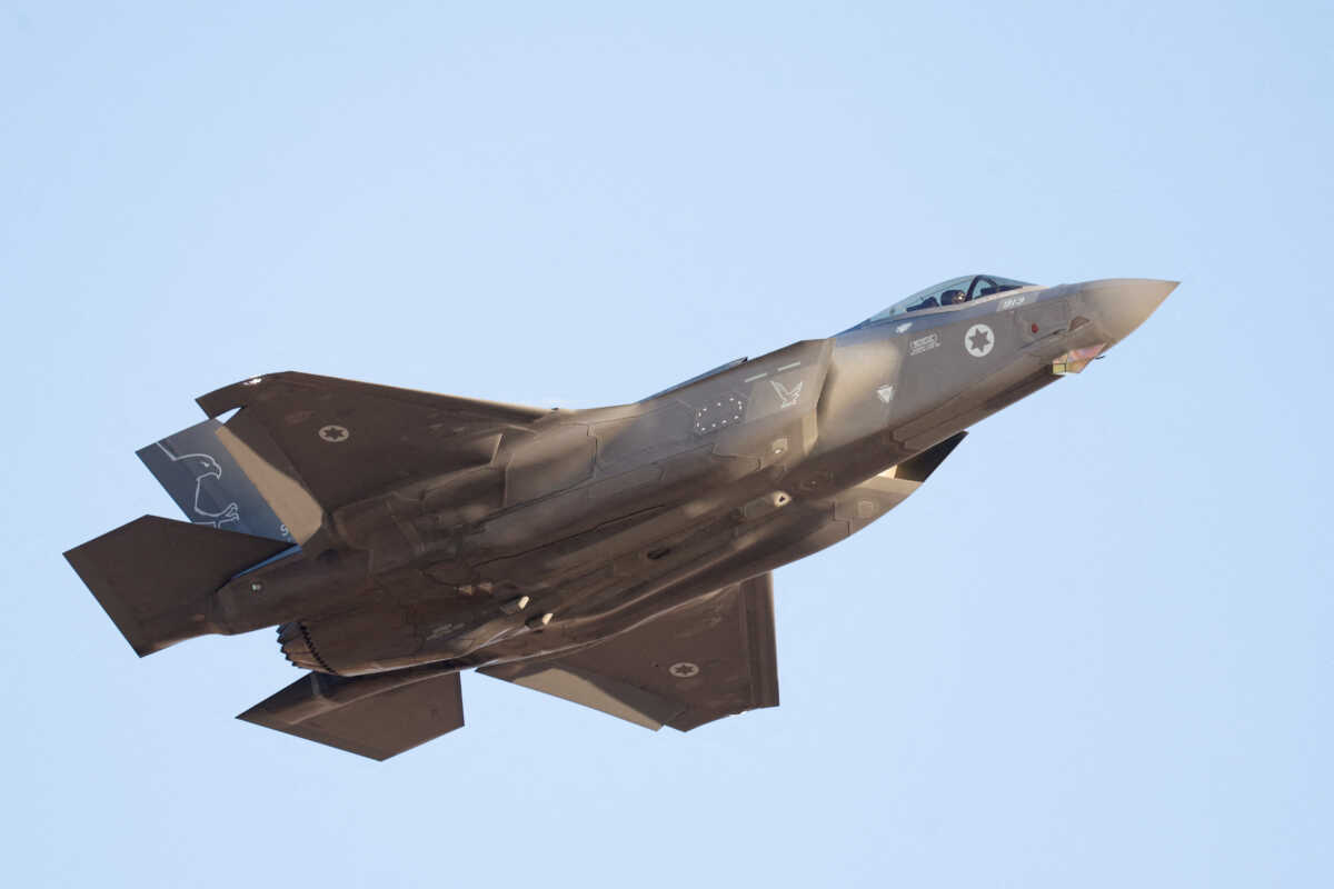 Επίδειξη δύναμης του Ισραήλ πάνω από τη Βηρυτό: Αεροσκάφη έσπασαν το φράγμα του ήχου πριν την ομιλία του επικεφαλής της Χεζμπολάχ