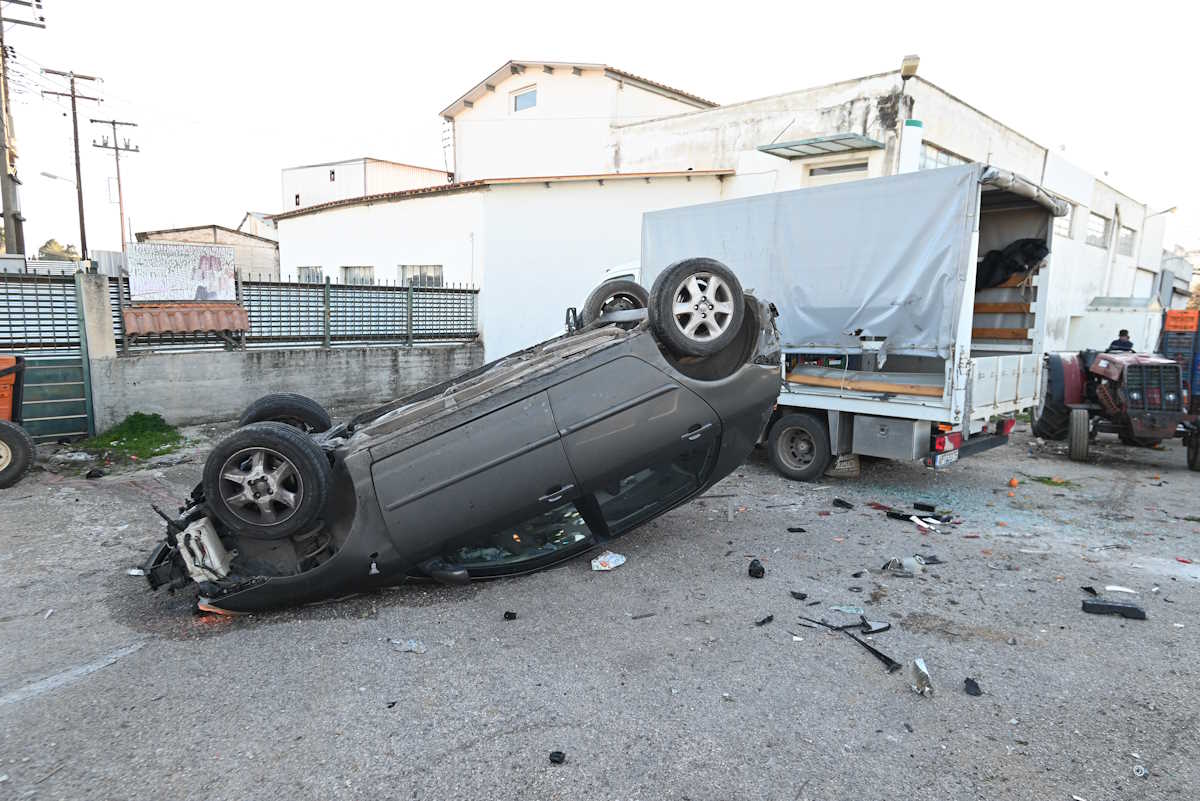 Κίνηση στους δρόμους: Μποτιλιάρισμα στη λεωφόρο Πεντέλης λόγω τροχαίου με έναν ελαφρά τραυματία