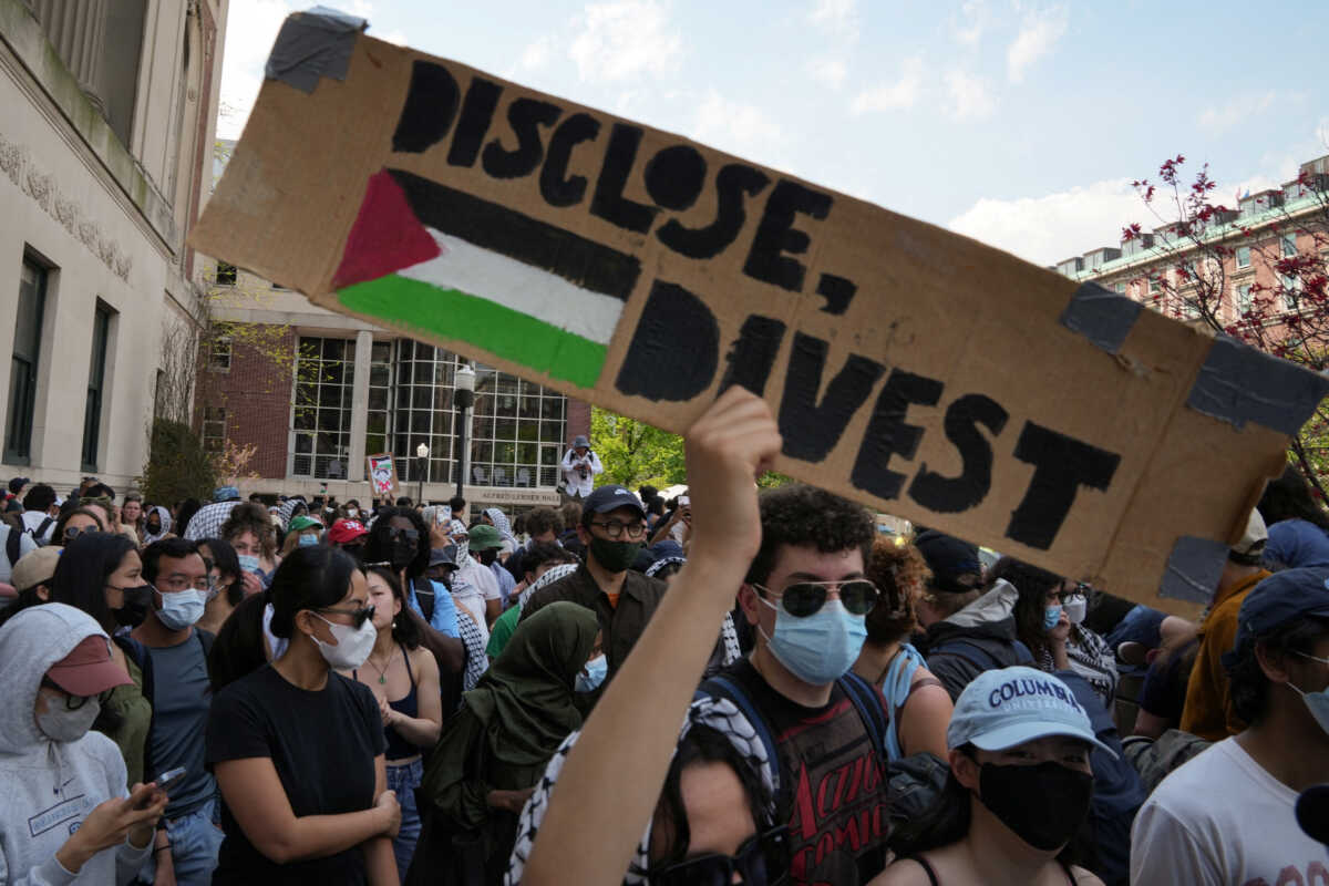 ΗΠΑ: Τα Πανεπιστήμια «φλέγονται» από φιλοπαλαιστινιακές διαδηλώσεις – Συλλήψεις στο Όστιν, αψηφούν το τελεσίγραφο αποχώρησης στο Κολούμπια