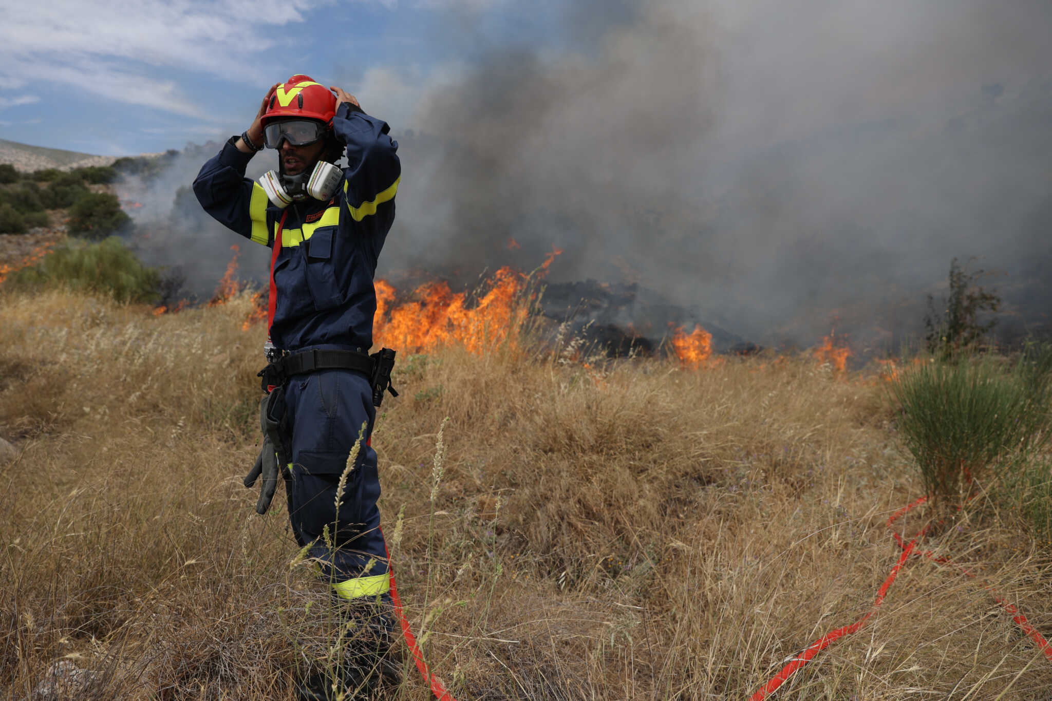 Φωτιά στα Καμένα Βούρλα: Κινητοποίηση της πυροσβεστικής στην Καρυά