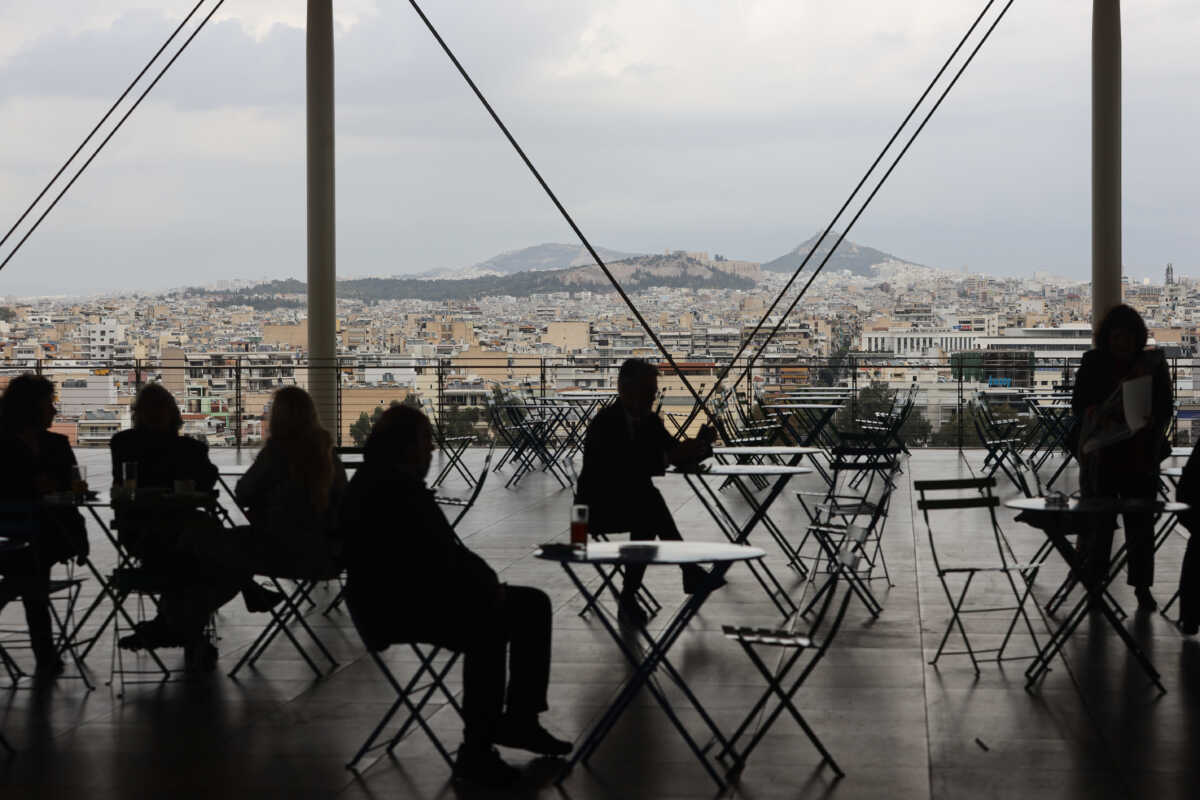 Καιρός αύριο: Τοπικές βροχές με την θερμοκρασία στους 29 βαθμούς