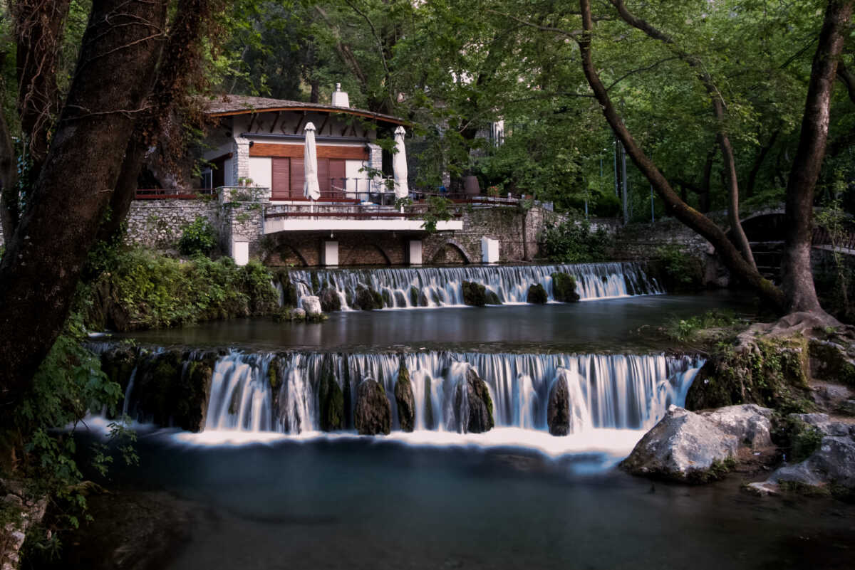 Λιβαδειά: Παραμυθένιο τοπίο, καλό φαγητό