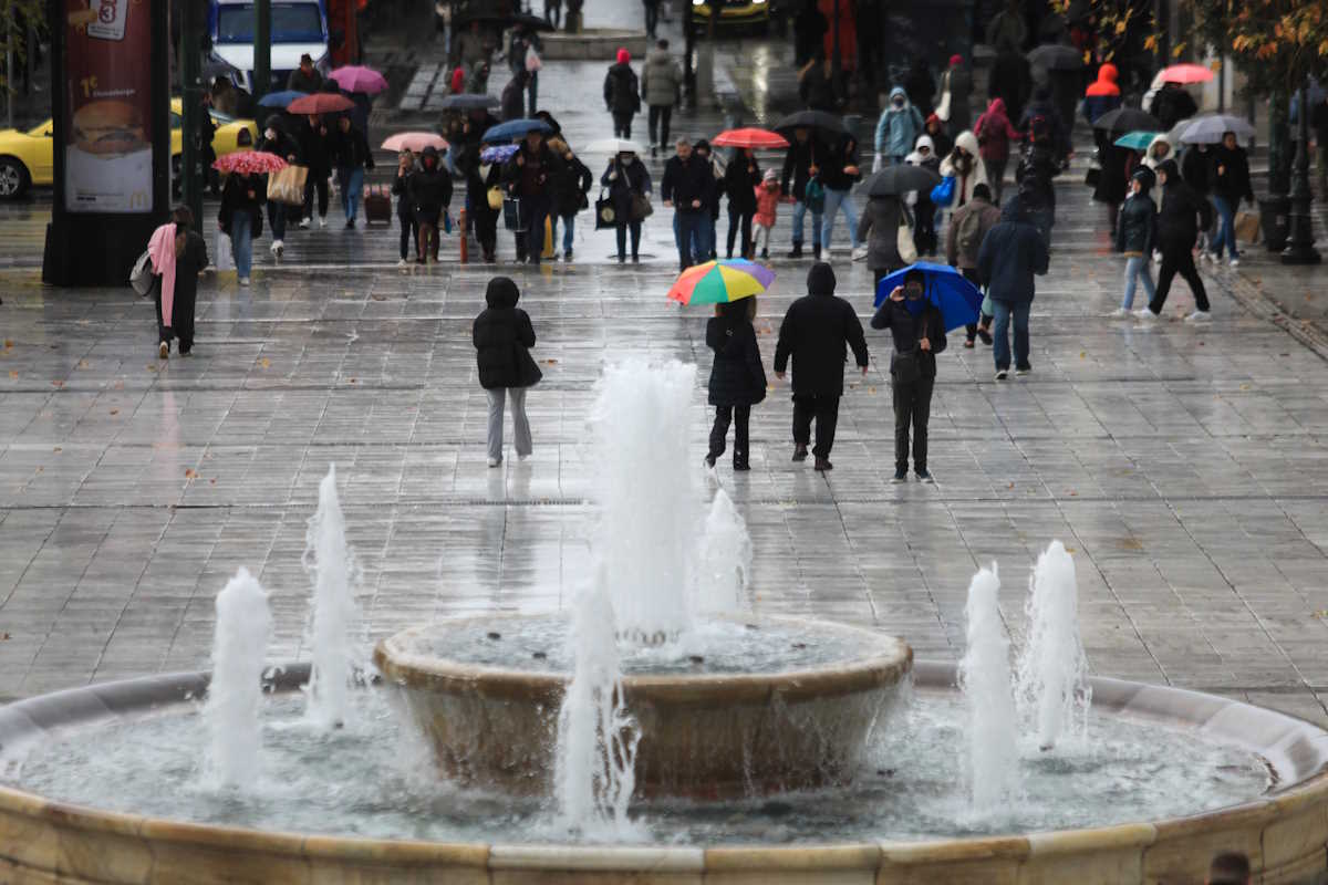 Βροχερός θα είναι ο καιρός και την Τρίτη – Πόσο θα διαρκέσει η κακοκαιρία