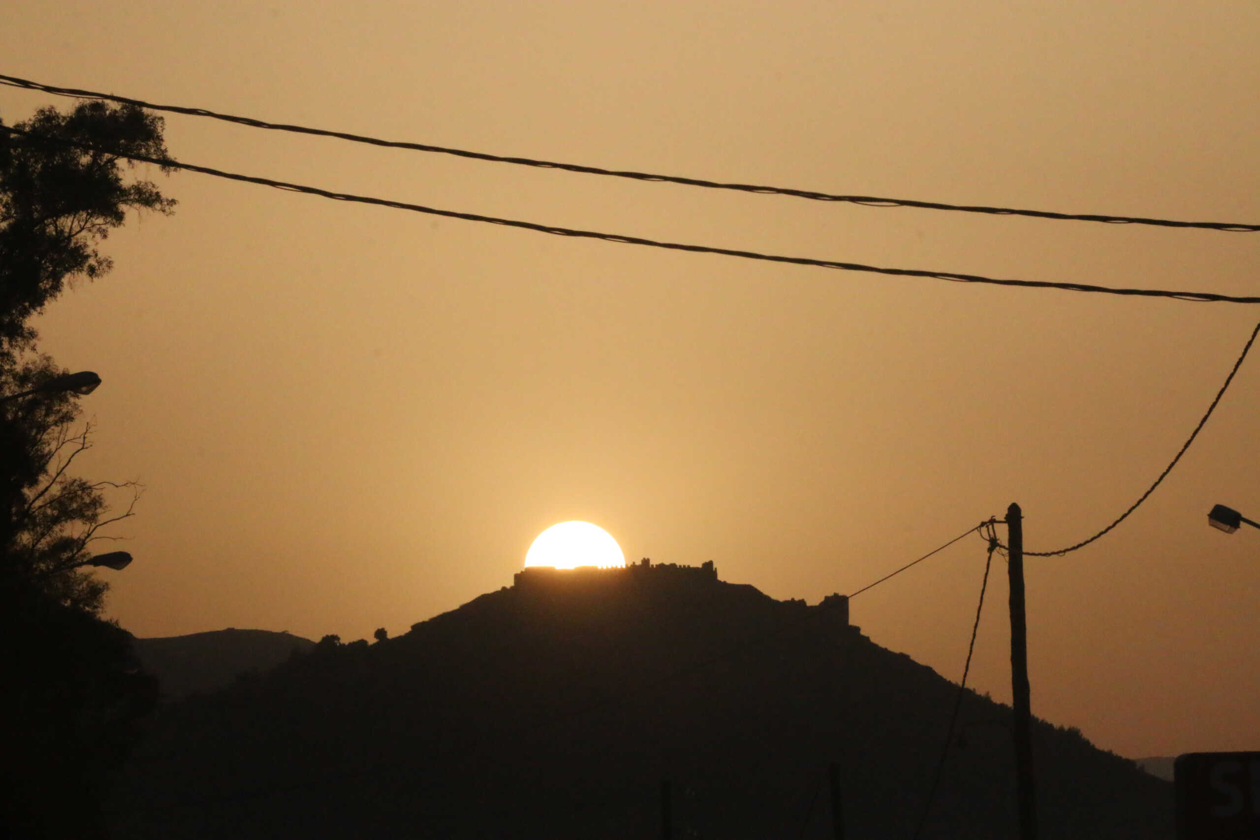 Καιρός – meteo: Καύσωνα στην Κρήτη έφερε η αφρικανική σκόνη – 37,6 βαθμούς έφτασε η θερμοκρασία