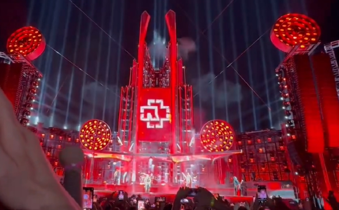 Οι Rammstein έβαλαν «φωτιά» στο ΟΑΚΑ, βίντεο και φωτογραφίες από τη συναυλία