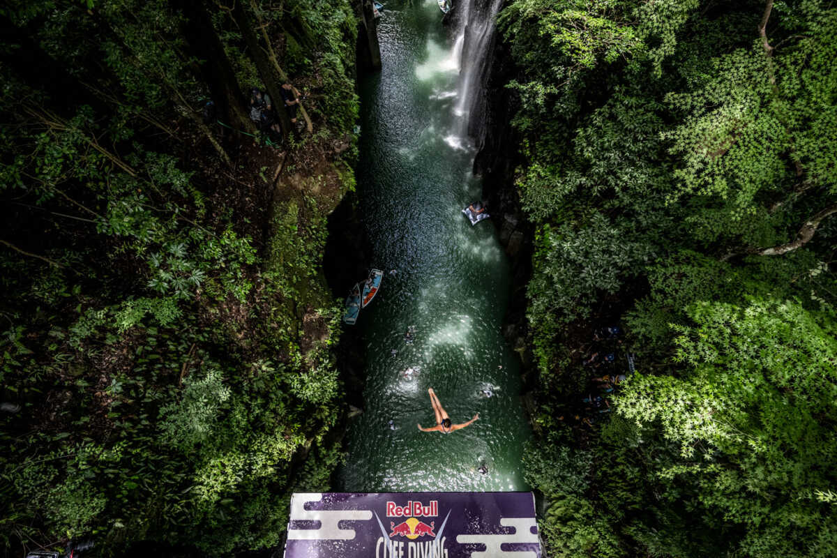 Red Bull Cliff Diving: Ελεύθερες καταδύσεις που δεν μοιάζουν με άλλες