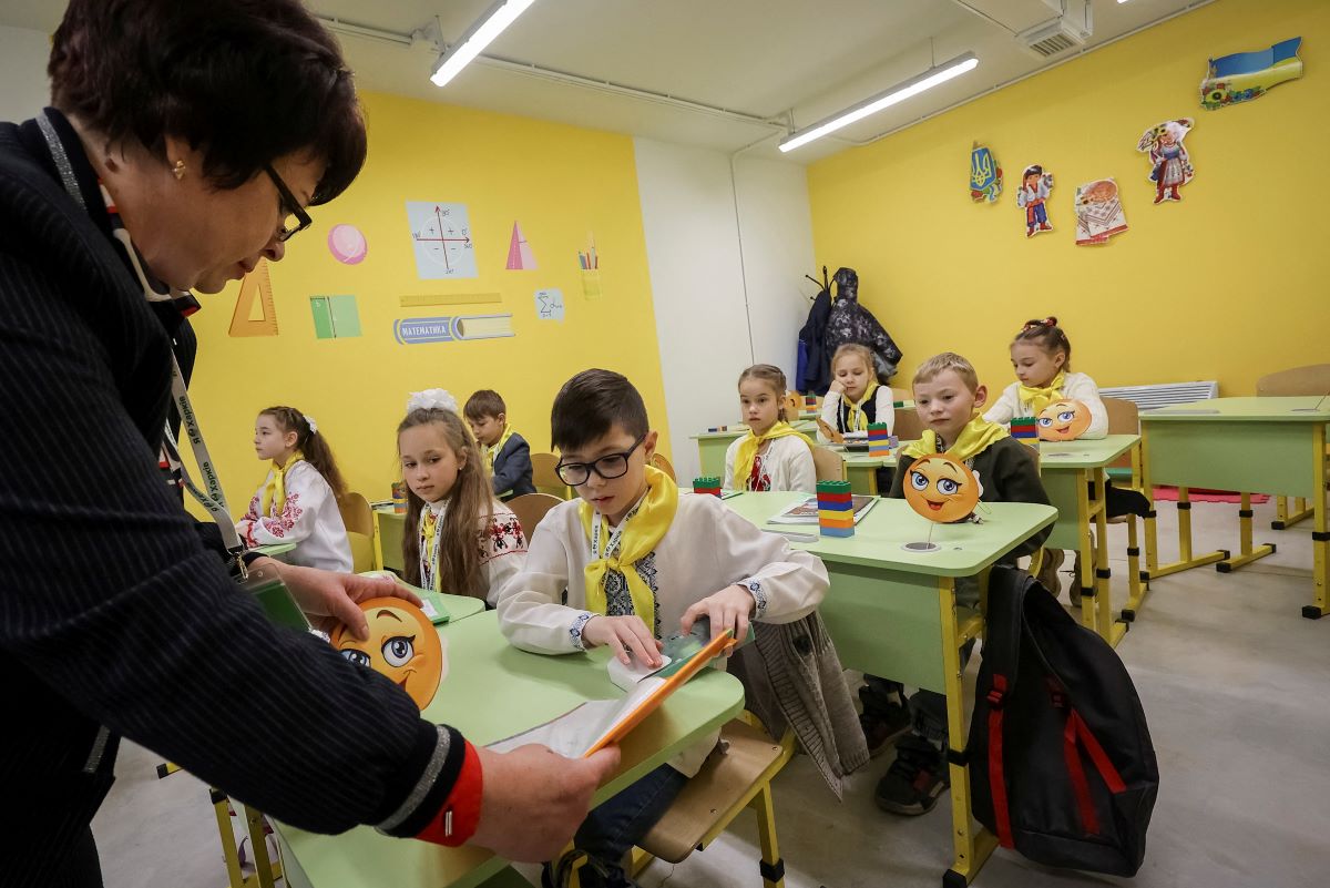 Ουκρανία: Μαθητές κάνουν μάθημα στο πρώτο σχολείο – καταφύγιο στο Χάρκοβο