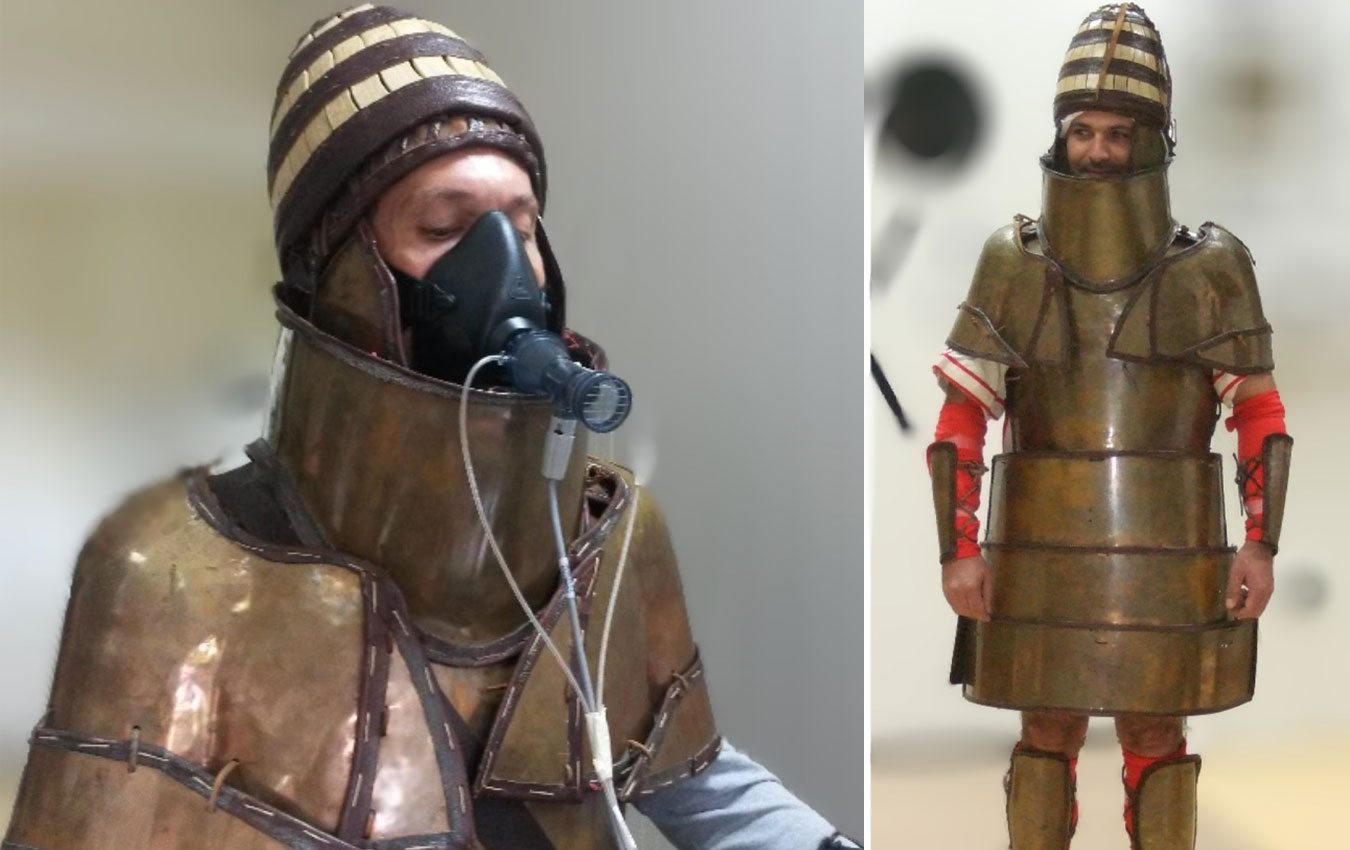 Στον «πόλεμο» με πανοπλία 3.500 ετών: Τη φόρεσαν εκπαιδευμένοι Έλληνες πεζοναύτες