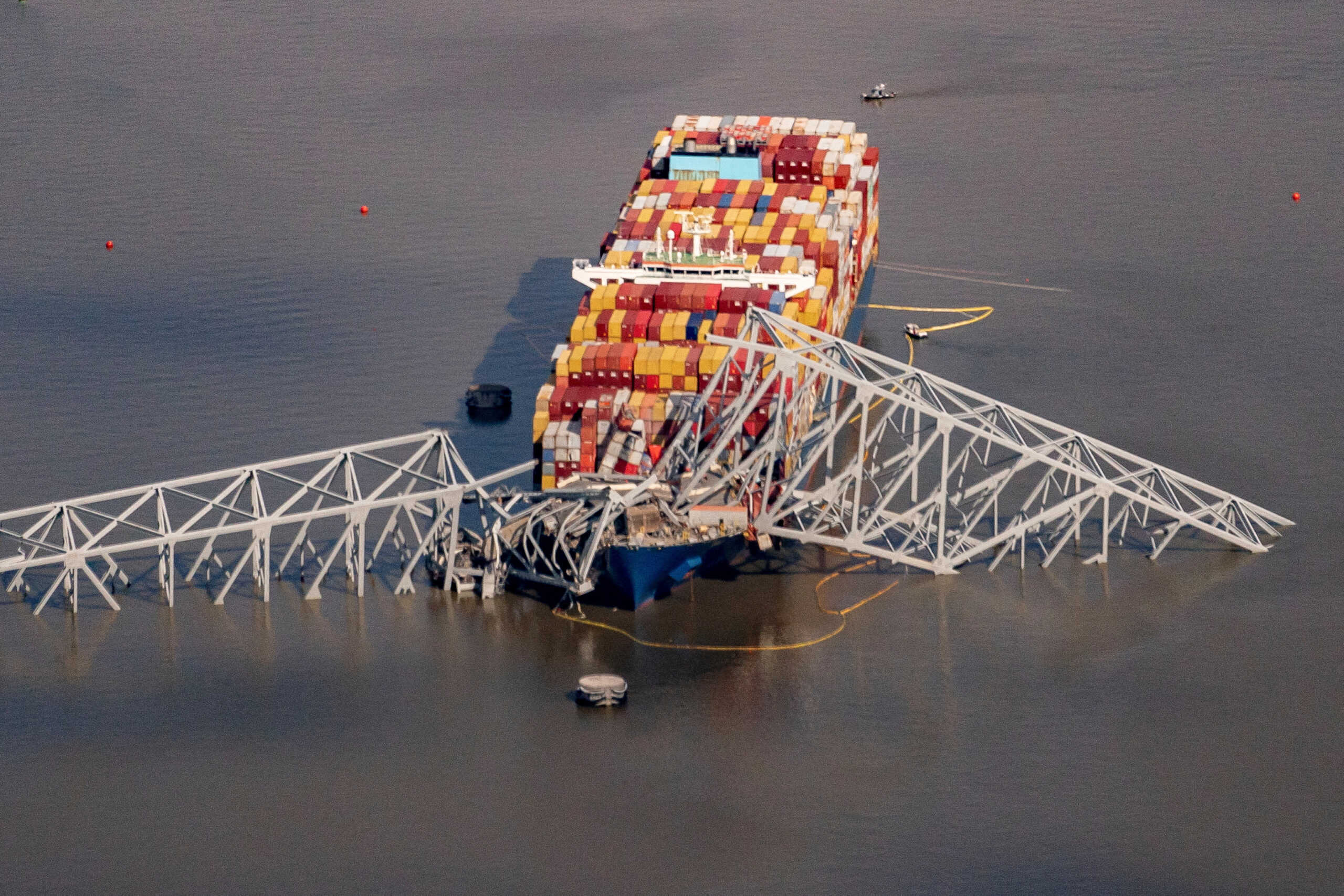 Βαλτιμόρη: Εγκλωβισμένο στο πλοίο παραμένει το πλήρωμα του πλοίου 7 εβδομάδες μετά την κατάρρευση της γέφυρας