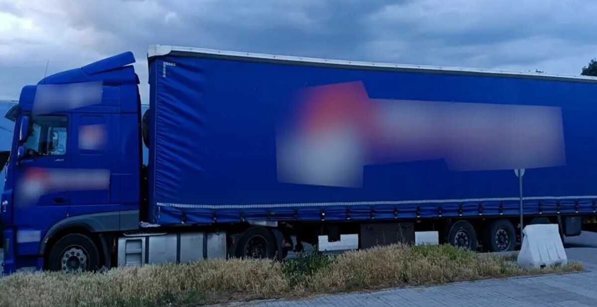 Έβρος: Διακίνηση μεταναστών με αυτό το φορτηγό που ακινητοποιήθηκε στα σύνορα