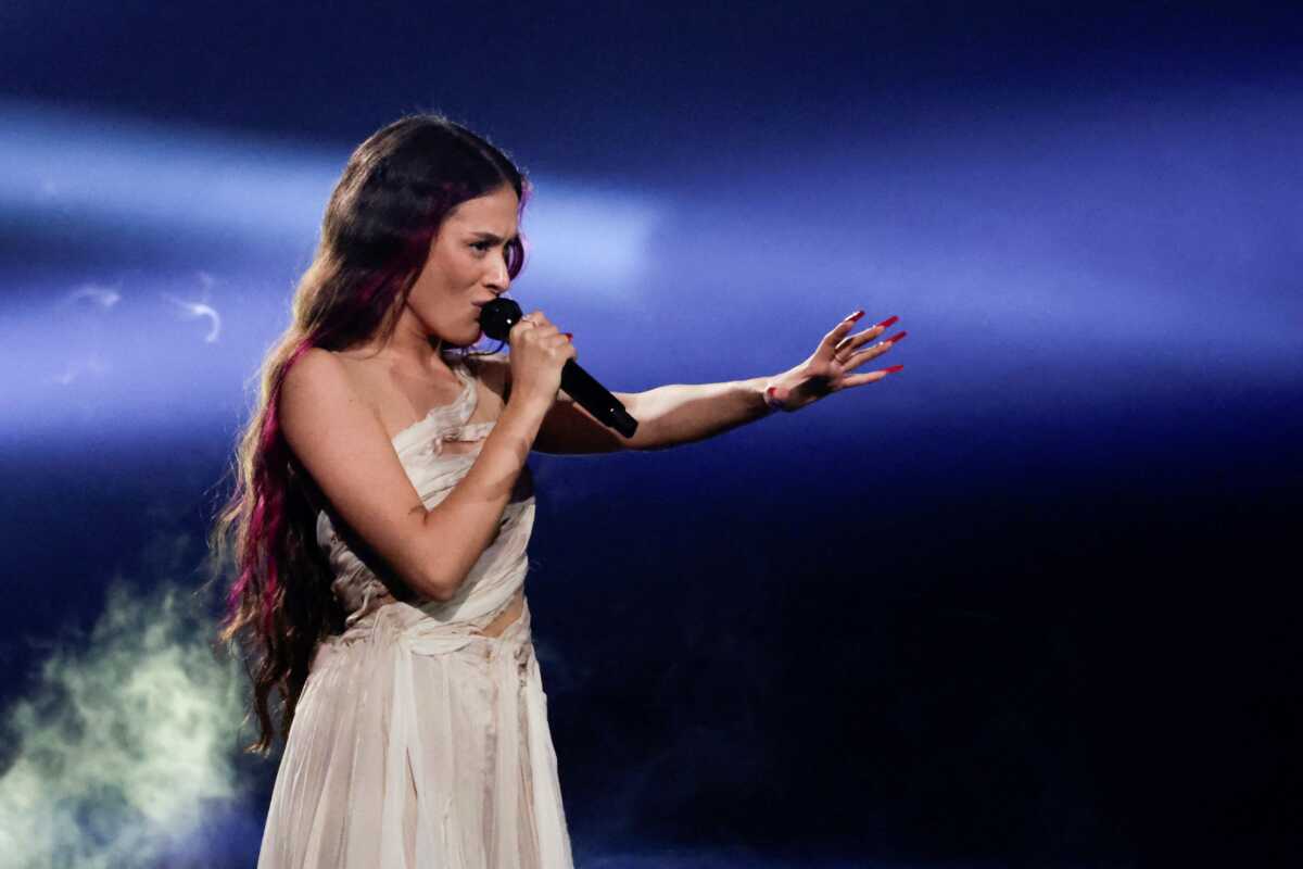 Eurovision 2024: Τα κλάματα της Έντεν Γκολάν όταν επέστρεψε στο Ισραήλ – Ζητά την επιστροφή των ομήρων της χώρας της