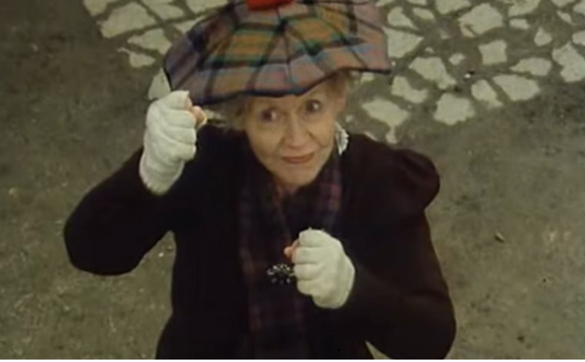 Gudrun Ure: Πέθανε η τηλεοπτική «Σούπερ γιαγιά» των 80s