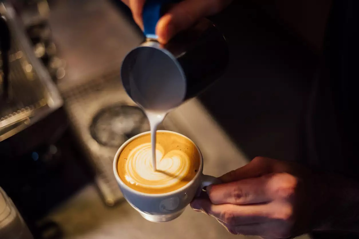 Καφές: Γιατί αυξάνεται ξανά η τιμή του – Οι νεότερες εκτιμήσεις για την παραγωγή του