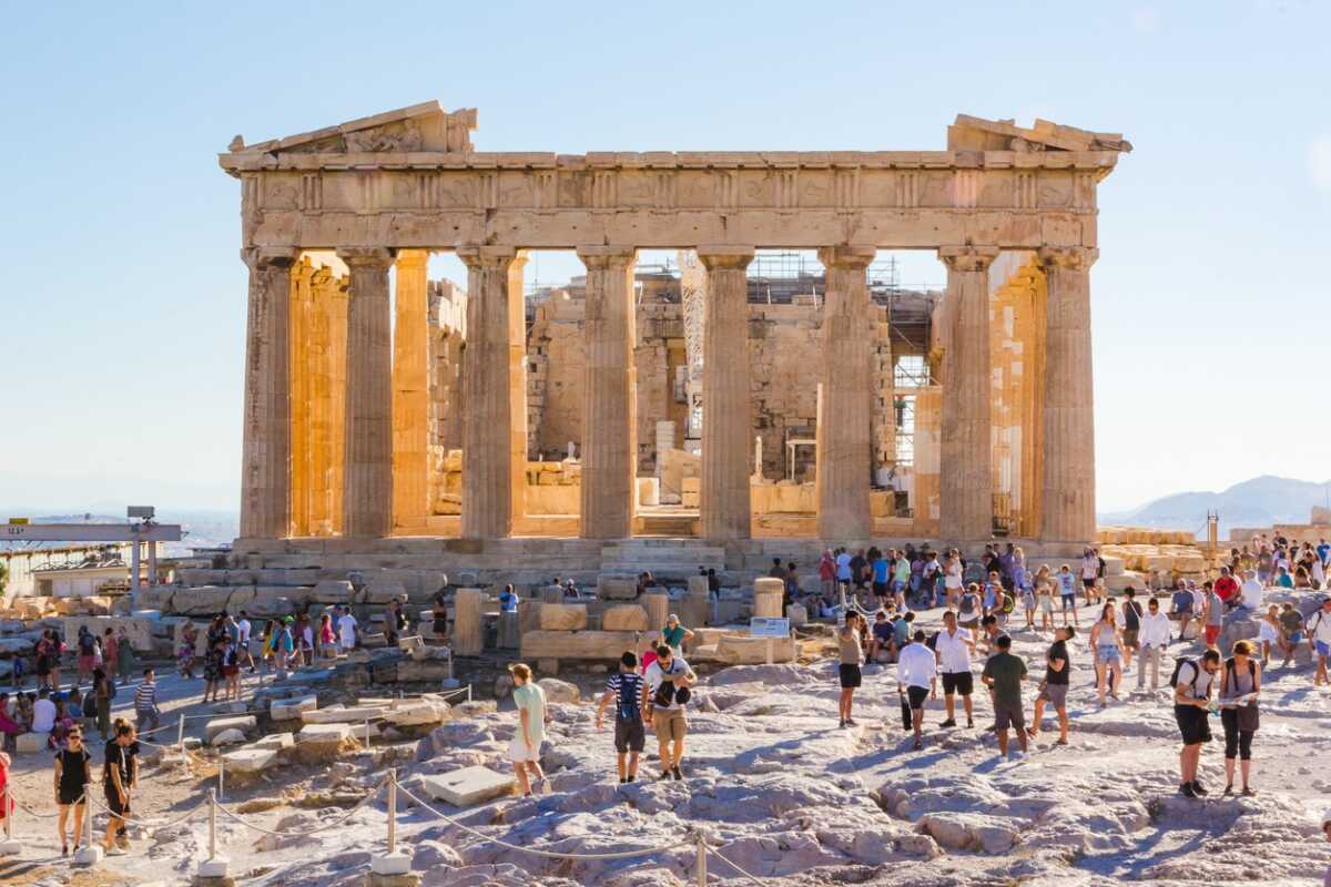 Το 20% των Βρετανών «ψηφίζει» την Ελλάδα για διακοπές