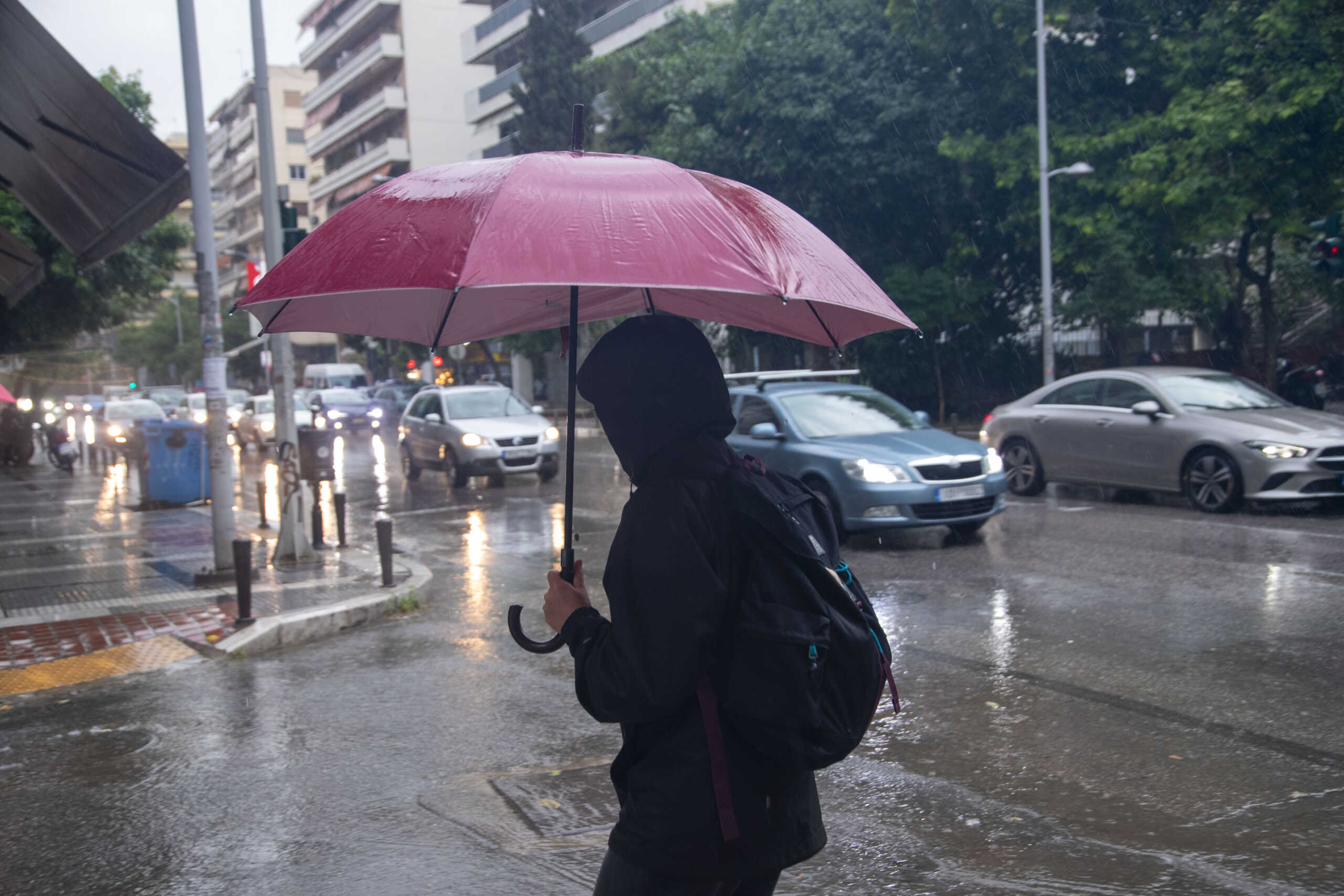 Καιρός σήμερα: Βροχές σε Αθήνα και Θεσσαλονίκη το μεσημέρι της Παρασκευής