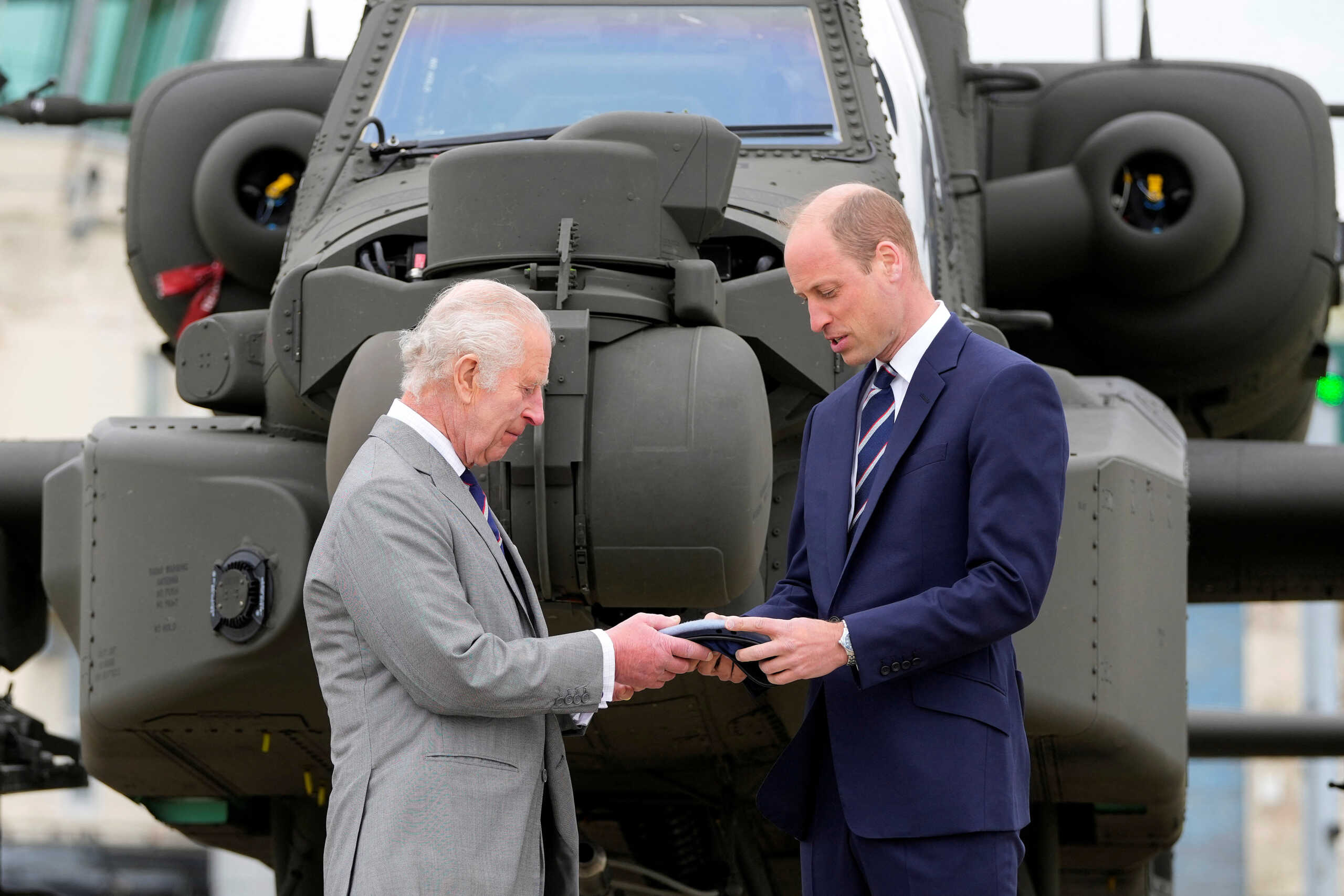 Ο βασιλιάς Κάρολος έχρισε στον πρίγκιπα Γουίλιαμ αρχισυνταγματάρχη της Αεροπορίας Στρατού