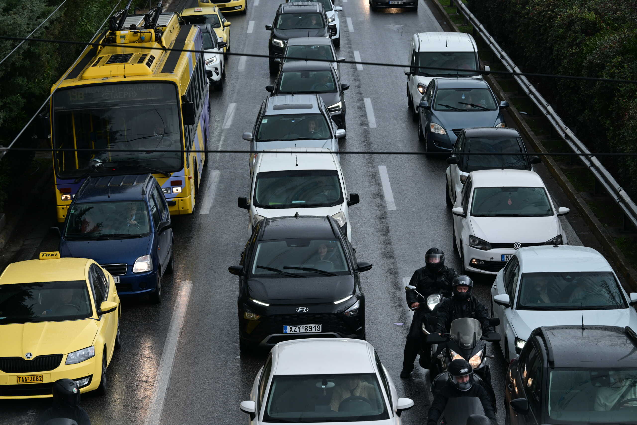 Αυξημένη κίνηση στους κεντρικούς δρόμους της Αθήνας, Παρασκευή 1 Μαρτίου 2024. 
(ΤΑΤΙΑΝΑ ΜΠΟΛΑΡΗ