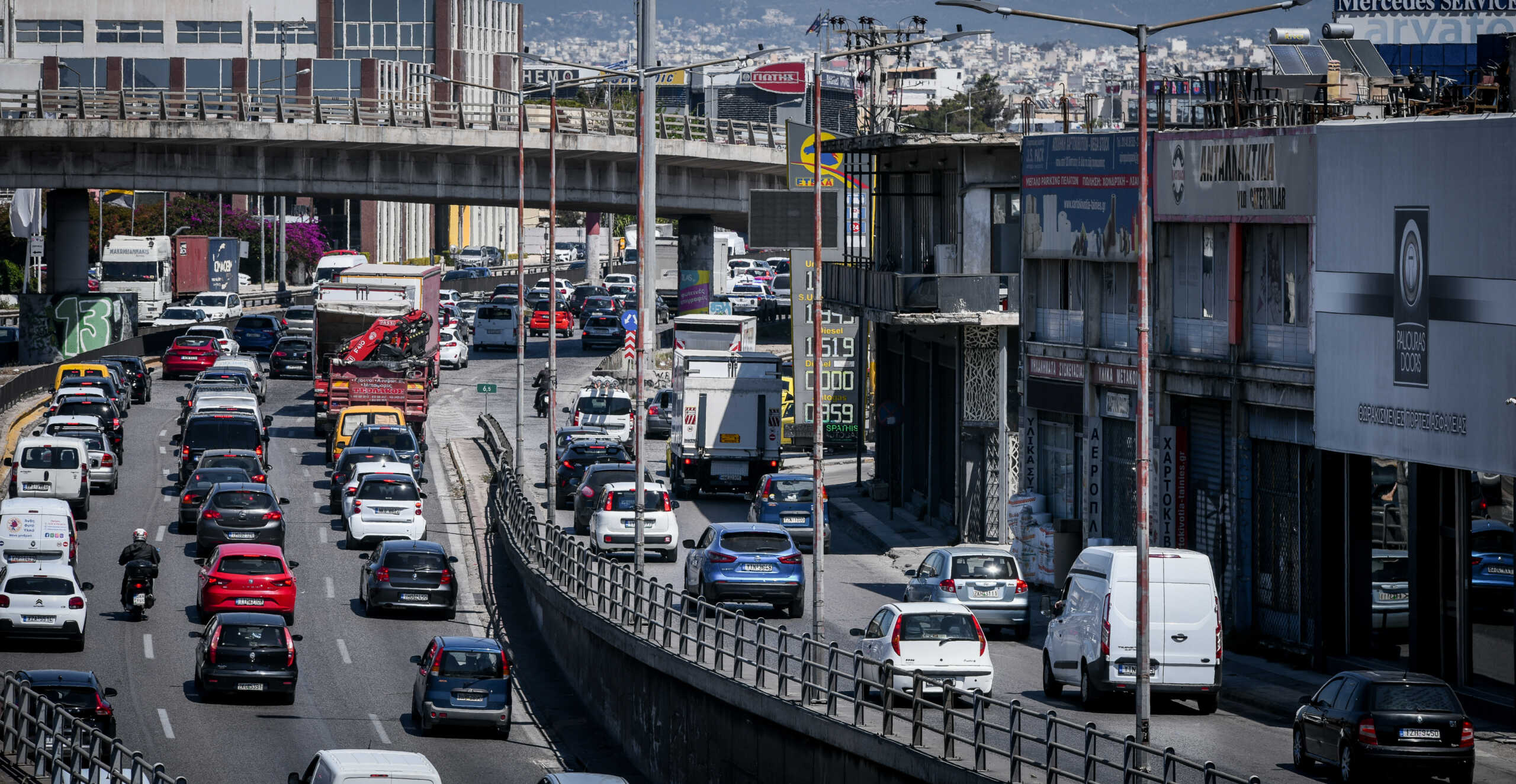 Κίνηση στους δρόμους: Κυκλοφοριακό κομφούζιο σε Κηφισό, Εθνική Αθηνών – Κορίνθου και Ποσειδώνος