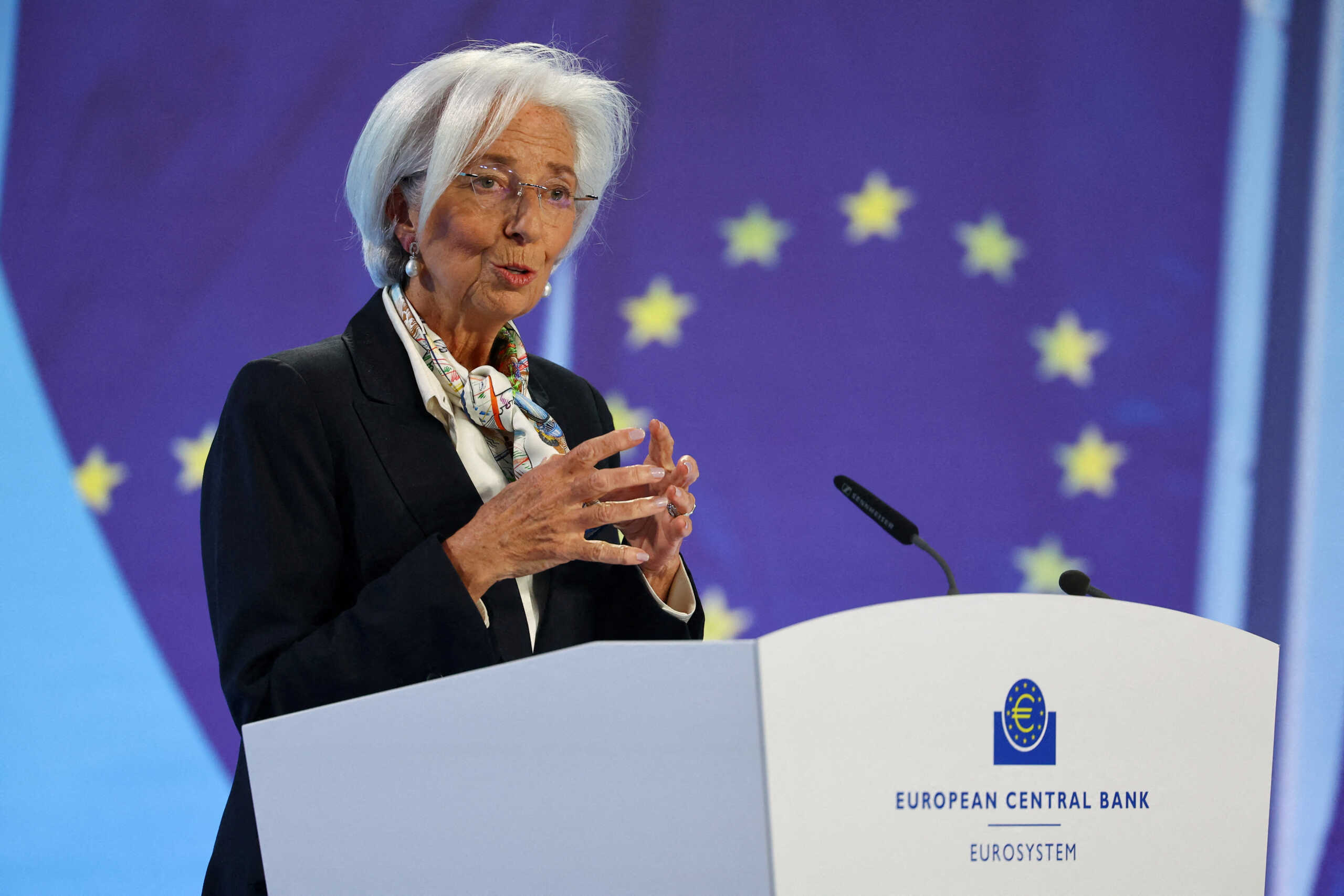 ΕΚΤ: Προβλέψεις για λιγότερες μειώσεις επιτοκίων στον αγώνα για την ανάσχεση των πληθωριστικών κινδύνων