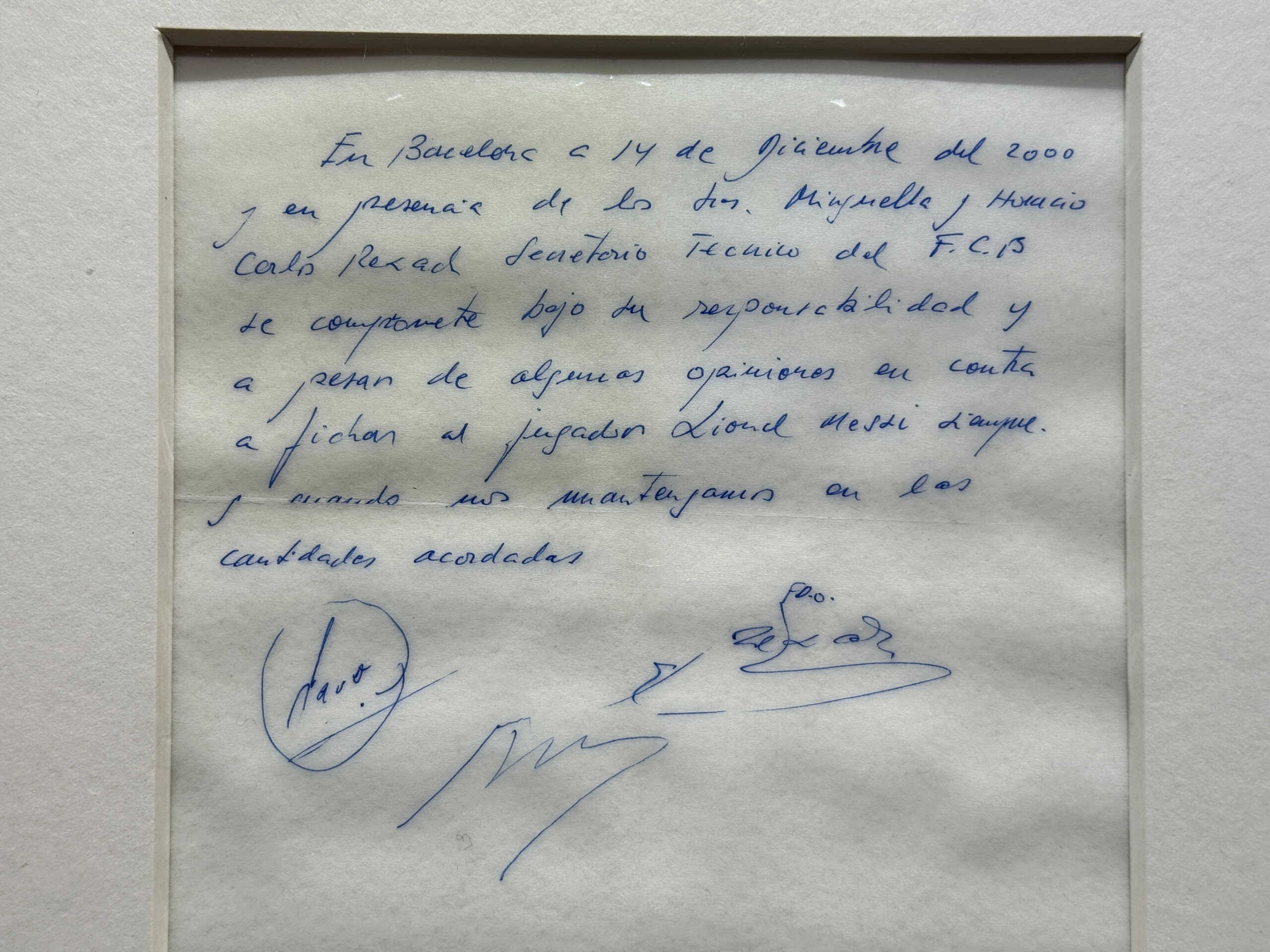 Μέσι: Η χαρτοπετσέτα που υπέγραψε το πρώτο του συμβόλαιο του στη Μπαρτσελόνα πουλήθηκε για σχεδόν ένα εκατομμύριο δολάρια