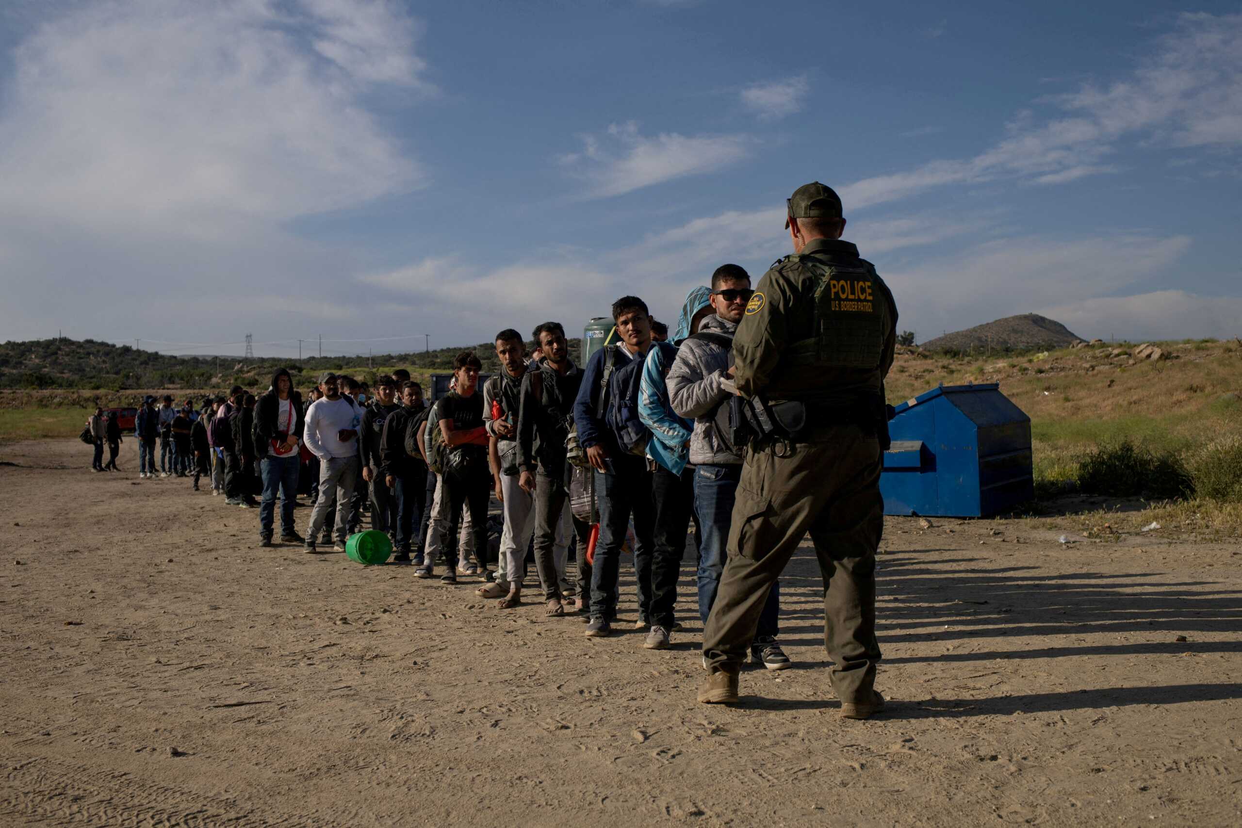 CBS: Μετανάστες στην Ελλάδα και την Ιταλία σχεδιάζει να στείλει η κυβέρνηση Μπάιντεν, διαψεύδει ο Καιρίδης